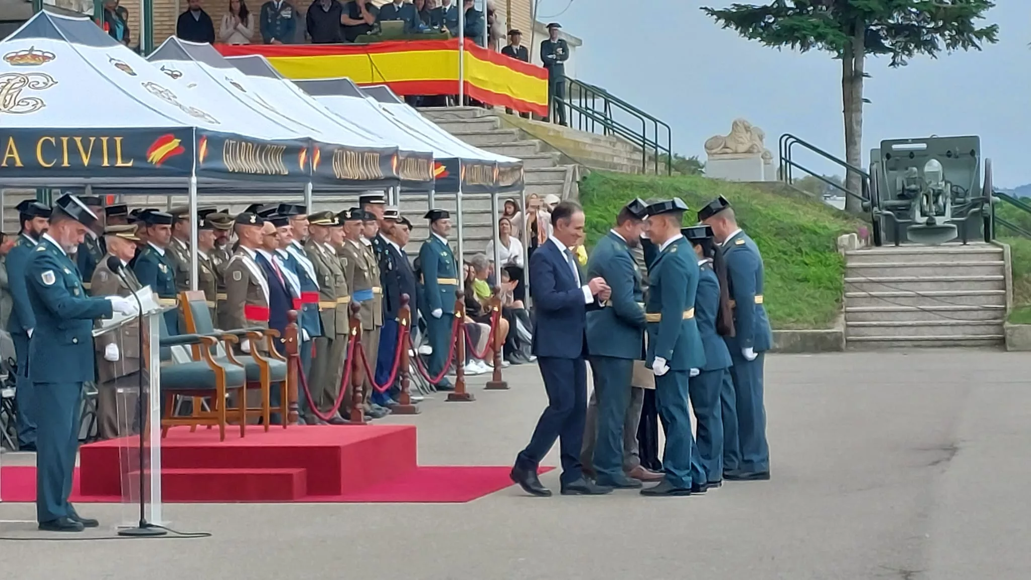 Virgen del Pilar en la Comandancia de la Guardia Civil en Huesca