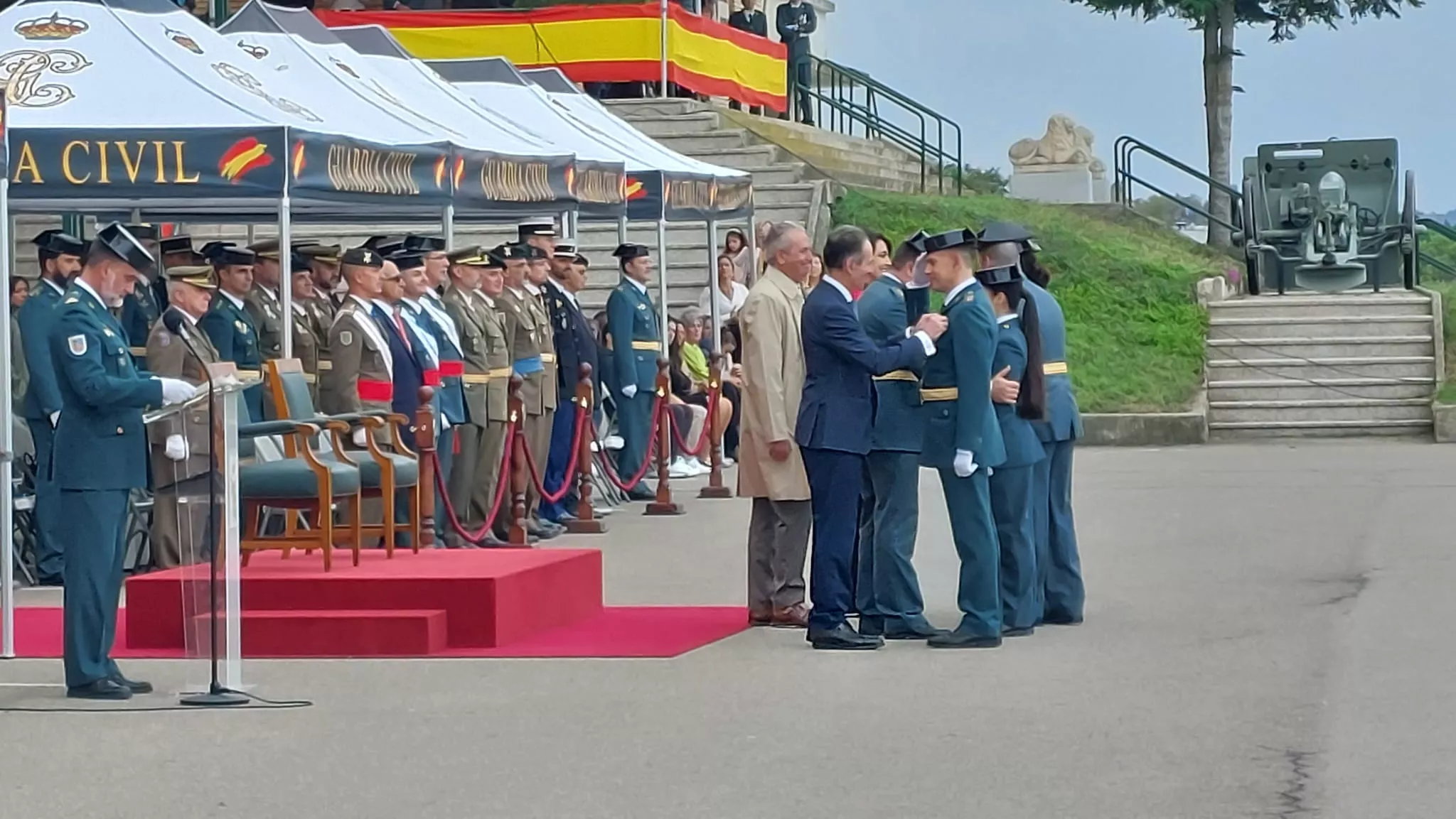 Virgen del Pilar en la Comandancia de la Guardia Civil en Huesca