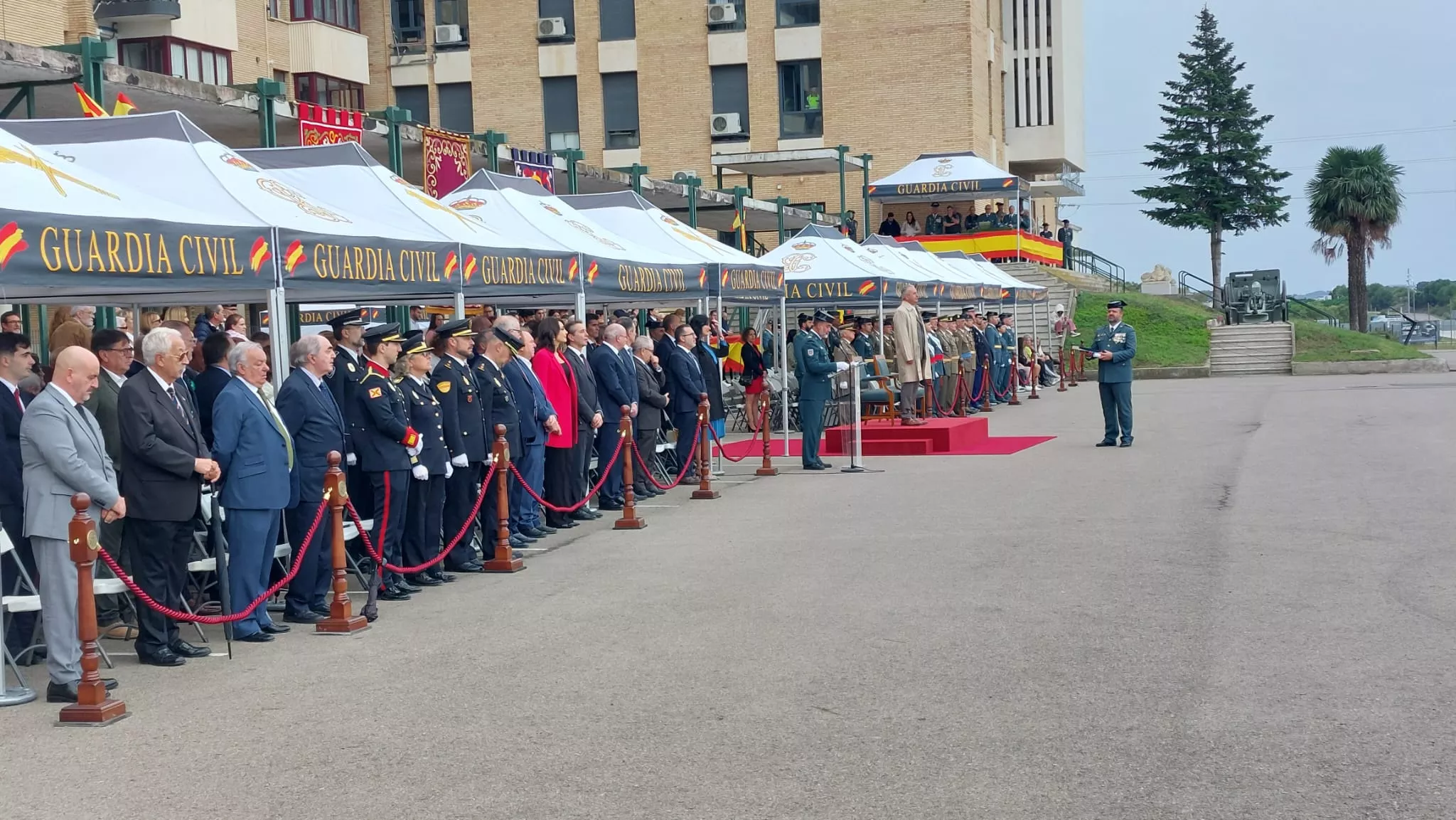 Virgen del Pilar en la Comandancia de la Guardia Civil en Huesca