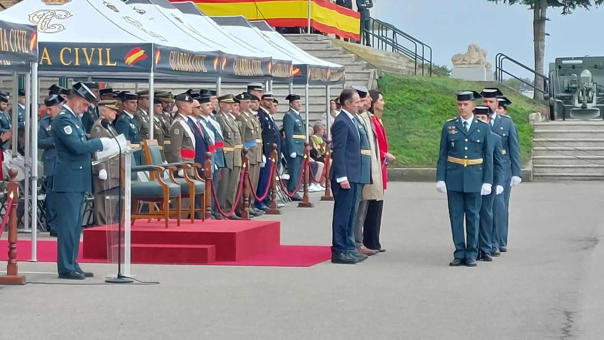 Virgen del Pilar en la Comandancia de la Guardia Civil en Huesca
