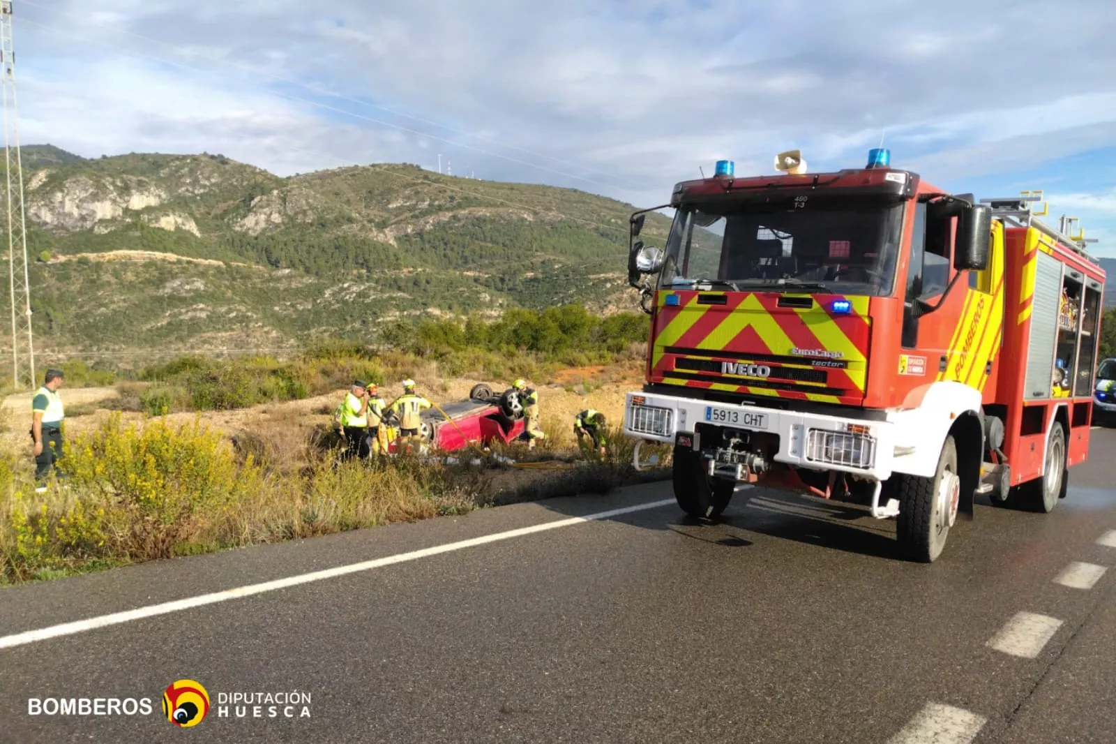 Tareas de asistencia de Guardia Civil y Bomberos en el término de El Grado