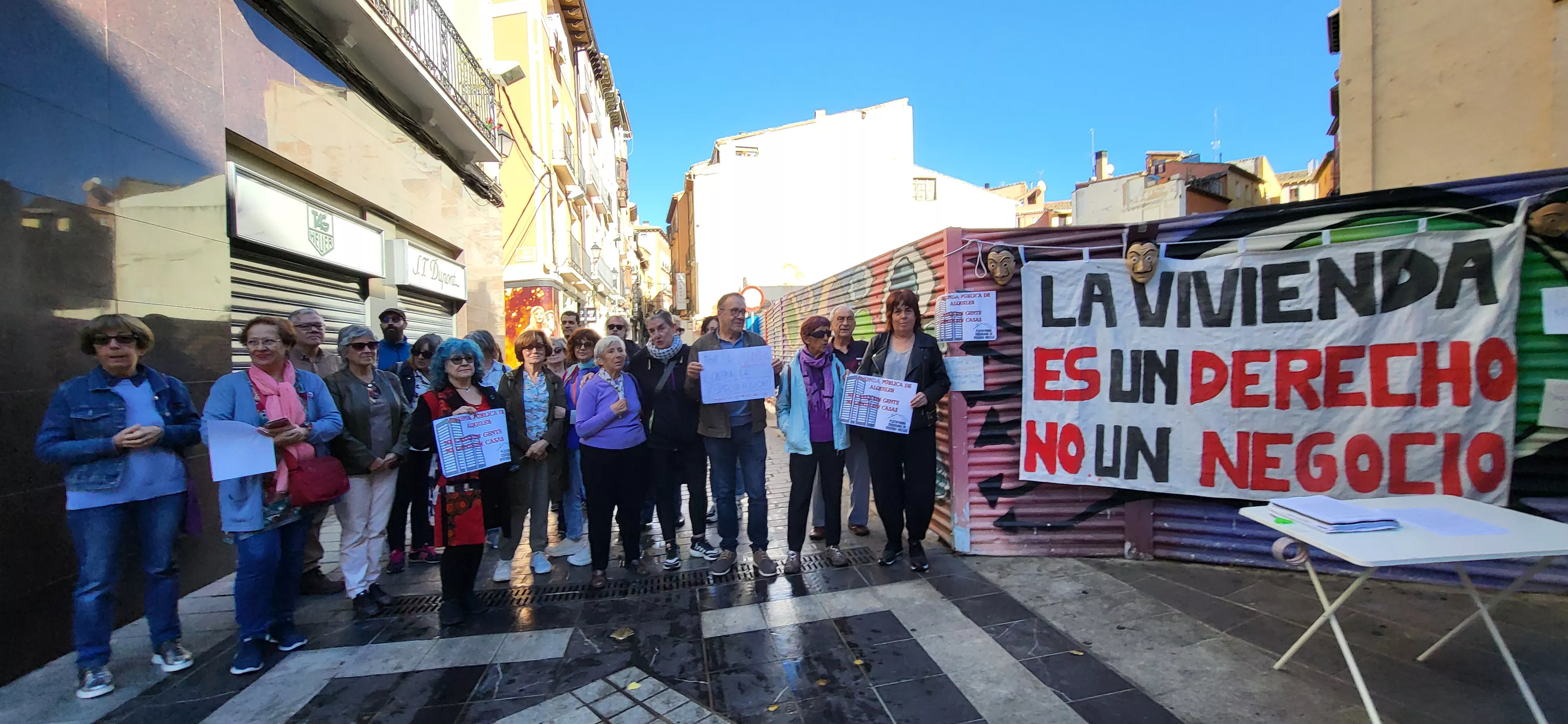 Imagen de archivo de una concentración en Huesca para reivindicar la vivienda como un derecho.