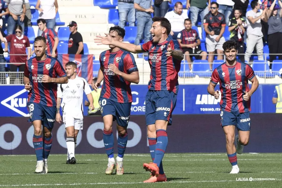 Enrich vuelve al once. Estas son las alineaciones del SD Huesca-CD Castellón: muchos cambios en los azulgranas.