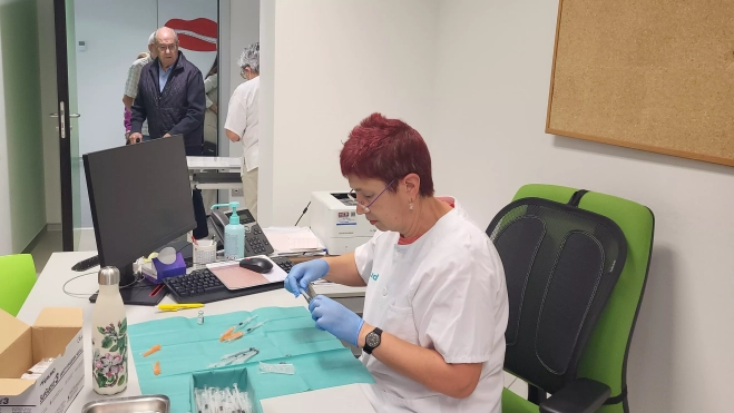 Inicio de la campaña de vacunación de la gripe y covid para mayores de 85 años. Inicio de la campaña de vacunación de la gripe y covid para mayores de 85 años.