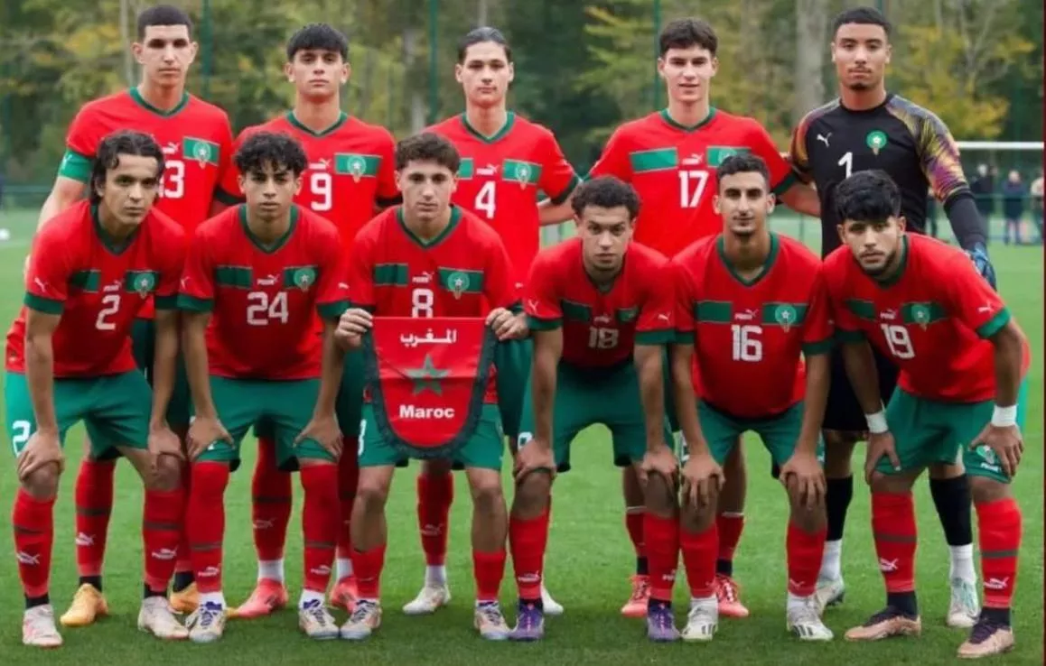 Ayman, con el dorsal 9, en el once de Marruecos ante Francia.