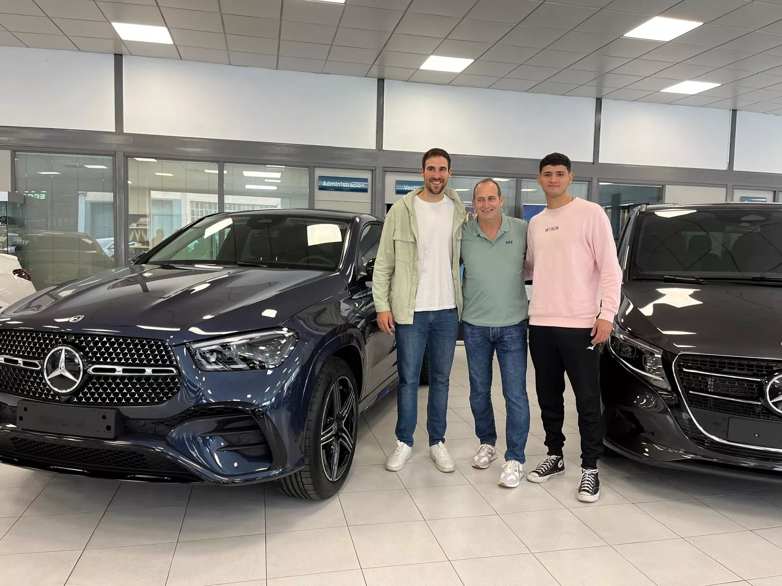 Carlos Molina, José Nolasco y Bruno García, este martes en la presentación de los jugadores. Bada Huesca ya tiene a sus nuevos chicos: "Era necesario hacer alguna incorporación". Foto: Adrián Mora