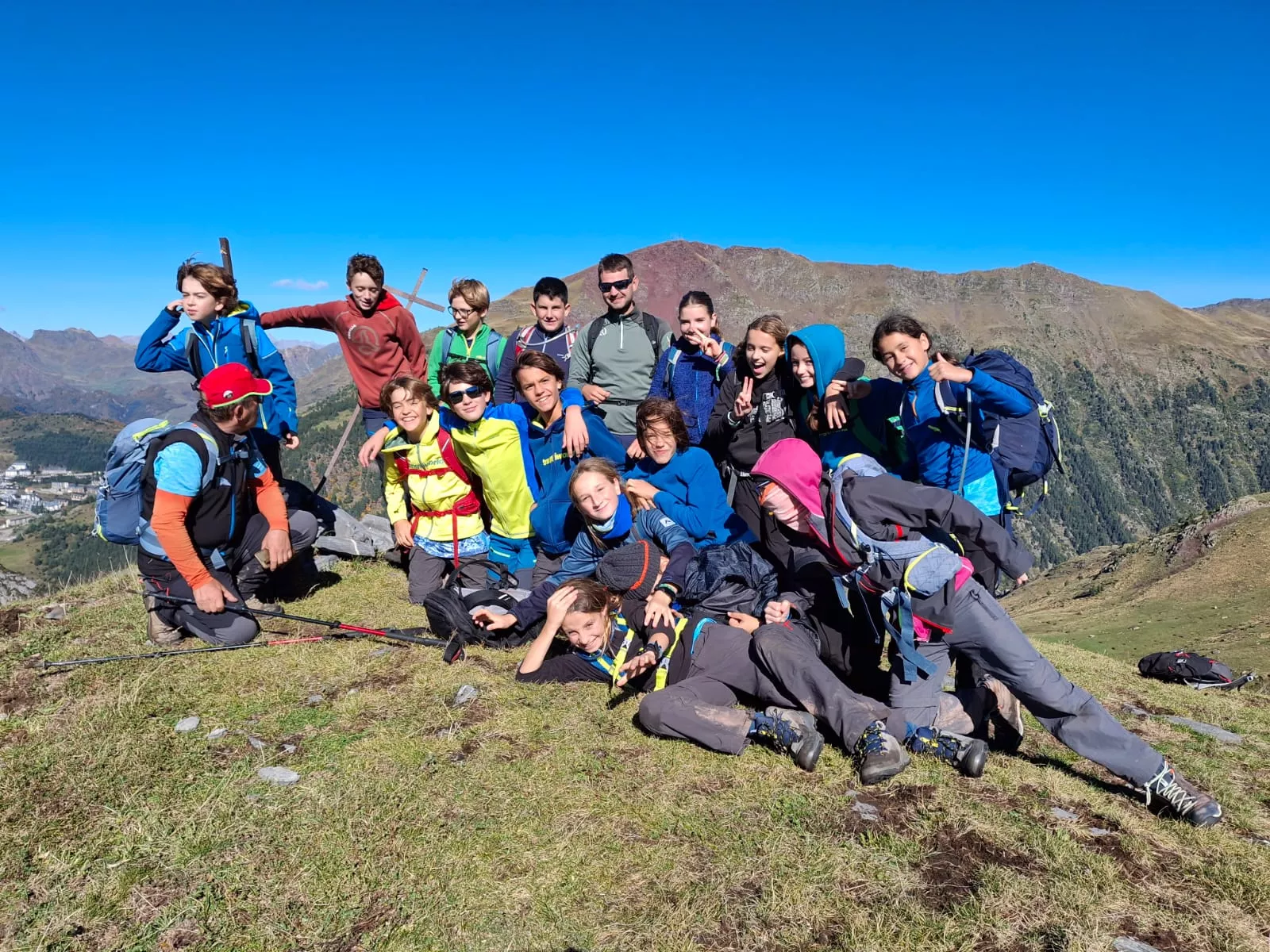 Cima de las menorías. Día espléndido por Canal Roya.