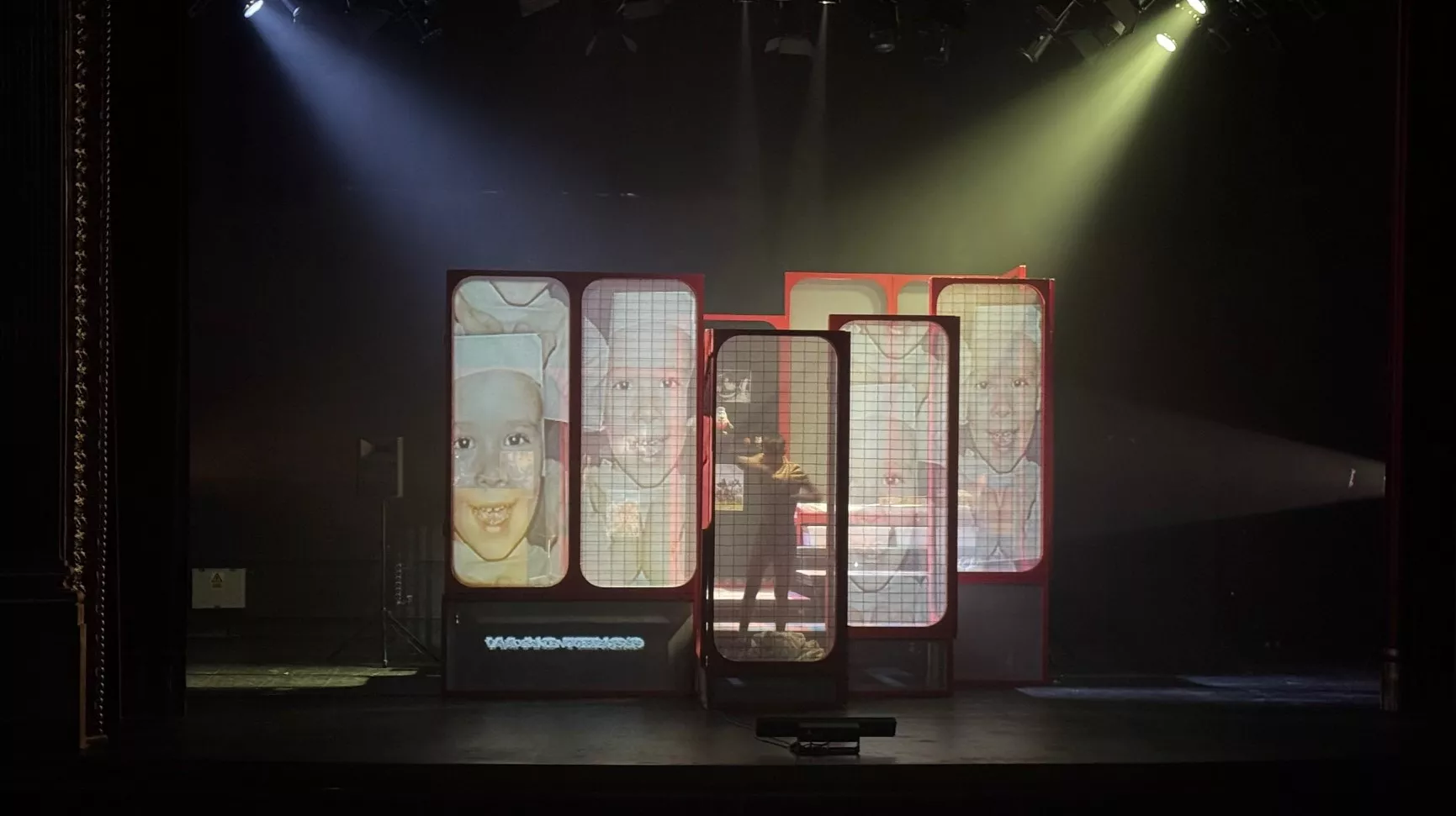 Espectáculo "La metamorfosis de Gregor" en el Teatro Olimpia, dentro del Spin Festival. 