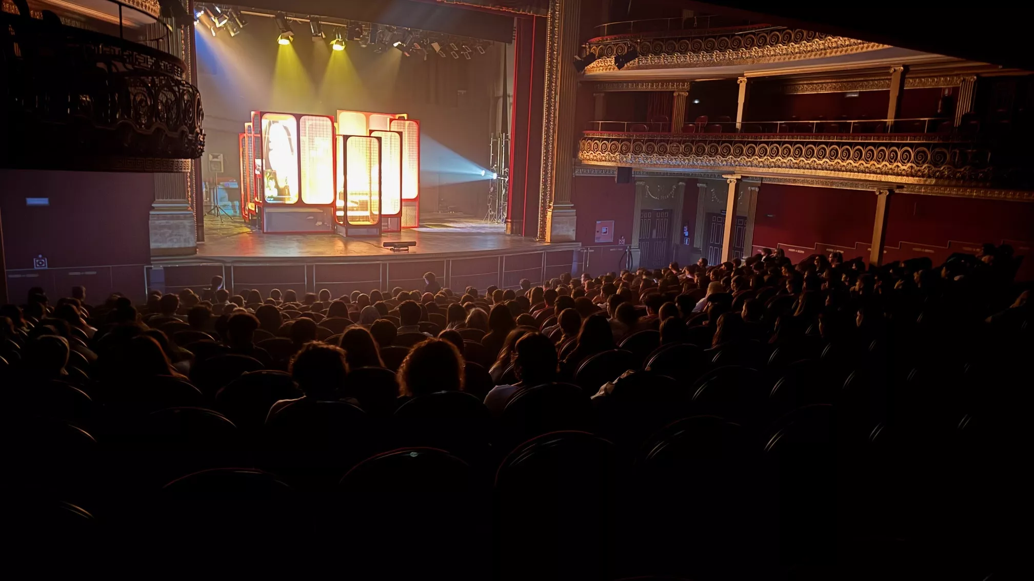 Espectáculo "La metamorfosis de Gregor" en el Teatro Olimpia, dentro del Spin Festival. 