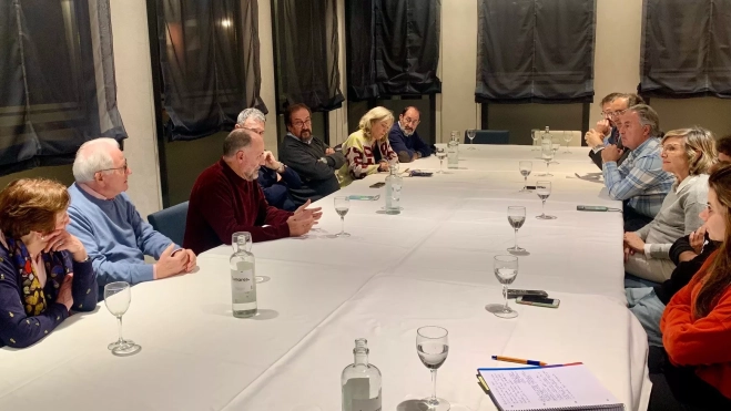 El Club de Opinión Lucas Mallada, en una de sus sesiones. El Club de Opinión Lucas Mallada, en una de sus sesiones.