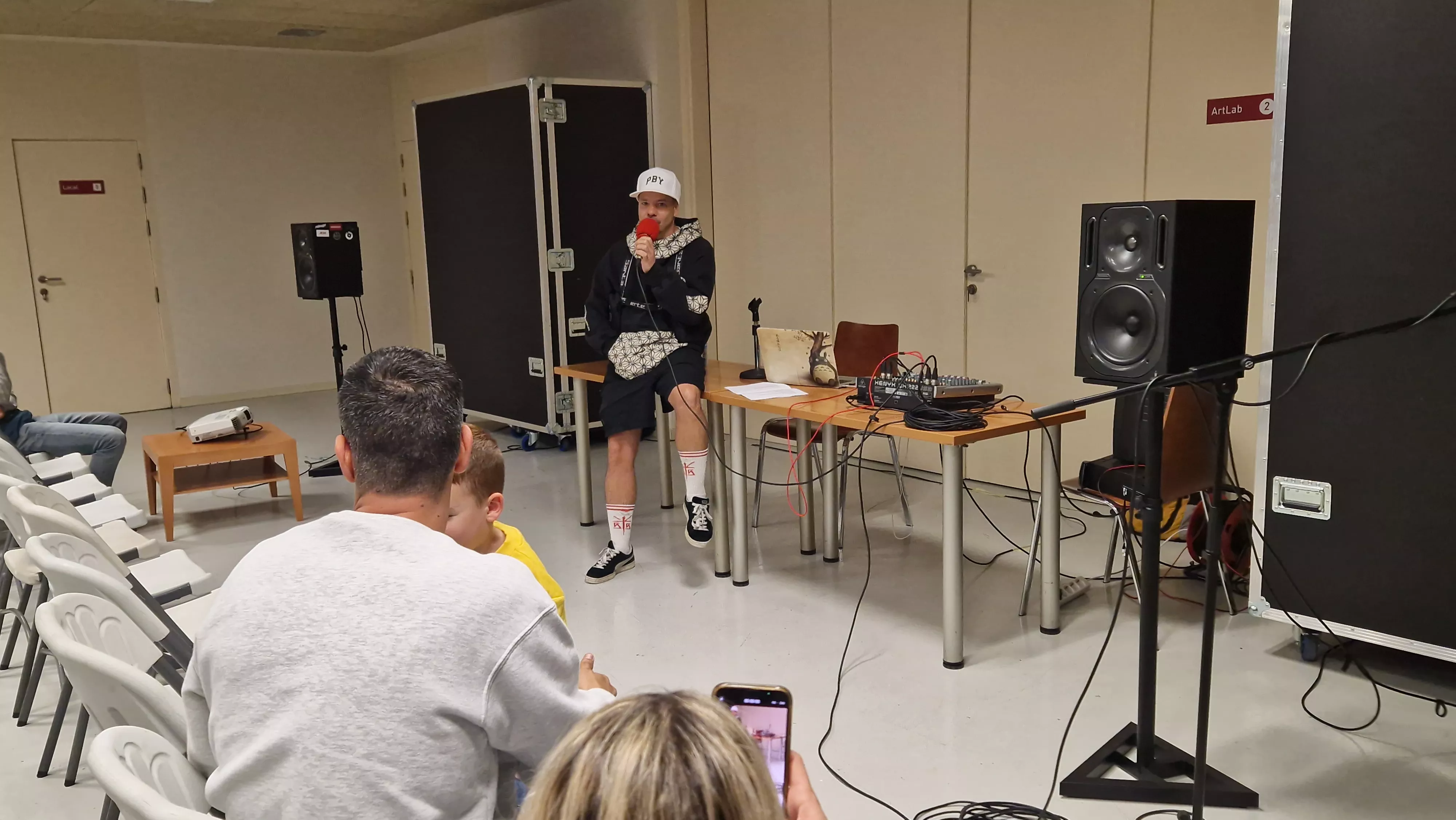 Clase magistral de Rapsusklei en el Spin Festival. Foto Myriam Martínez 