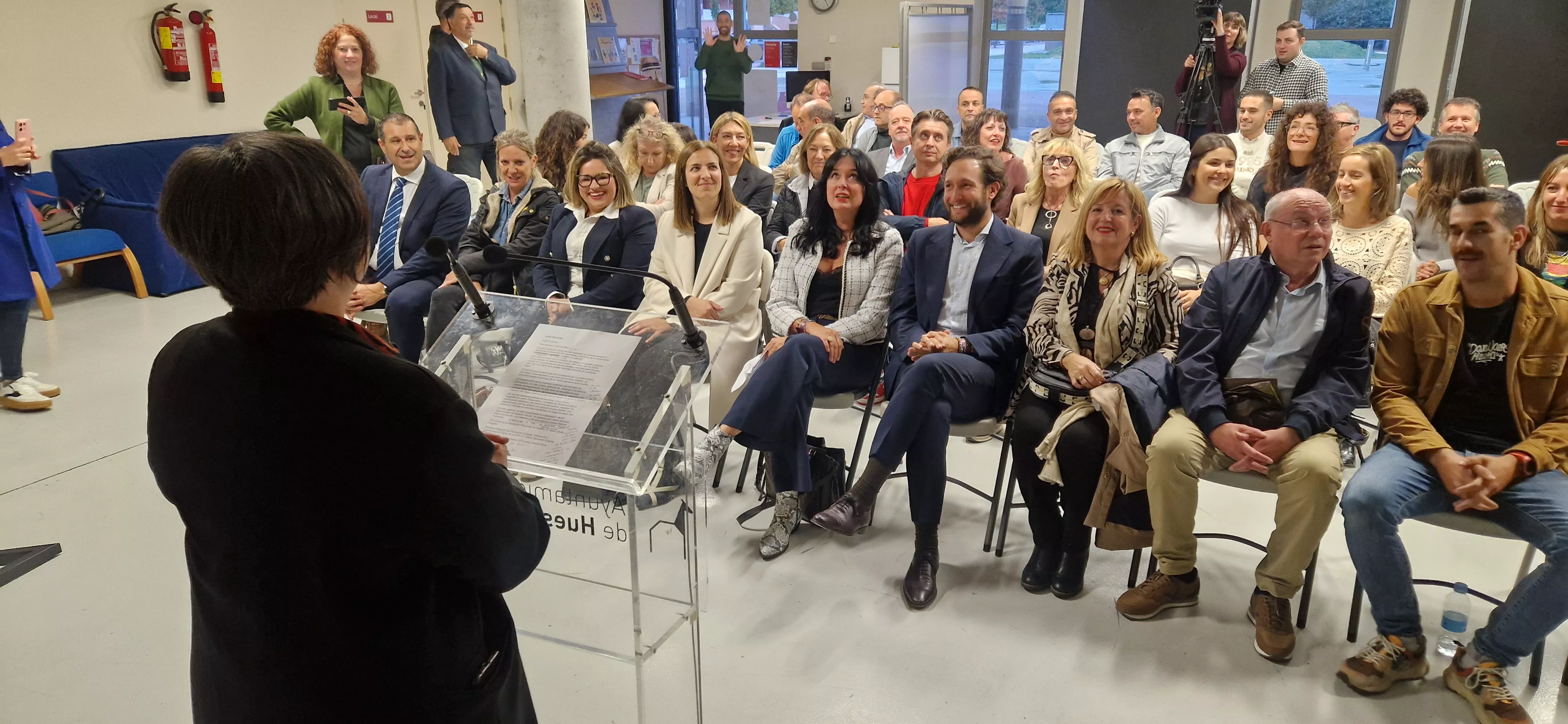 Pilar Barrio se dirige a los asistentes en la inauguración del Spin Festival. Foto Myriam Martínez