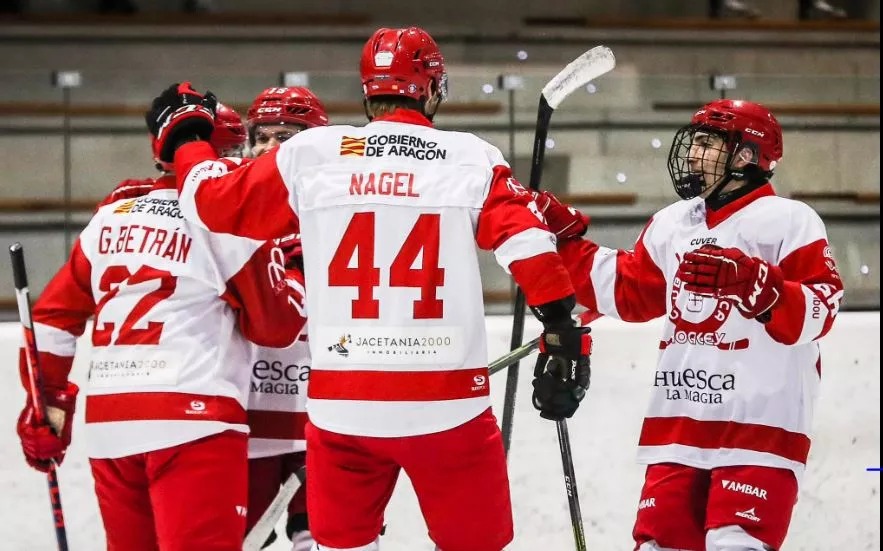 El Club Hielo Jaca vestirá su atuendo especial navideño para recuperar el liderato en el partido ante Logroño