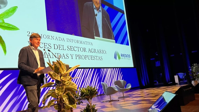 Pimentel, durante su ponencia en Huesca. Pimentel, durante su ponencia en Huesca.