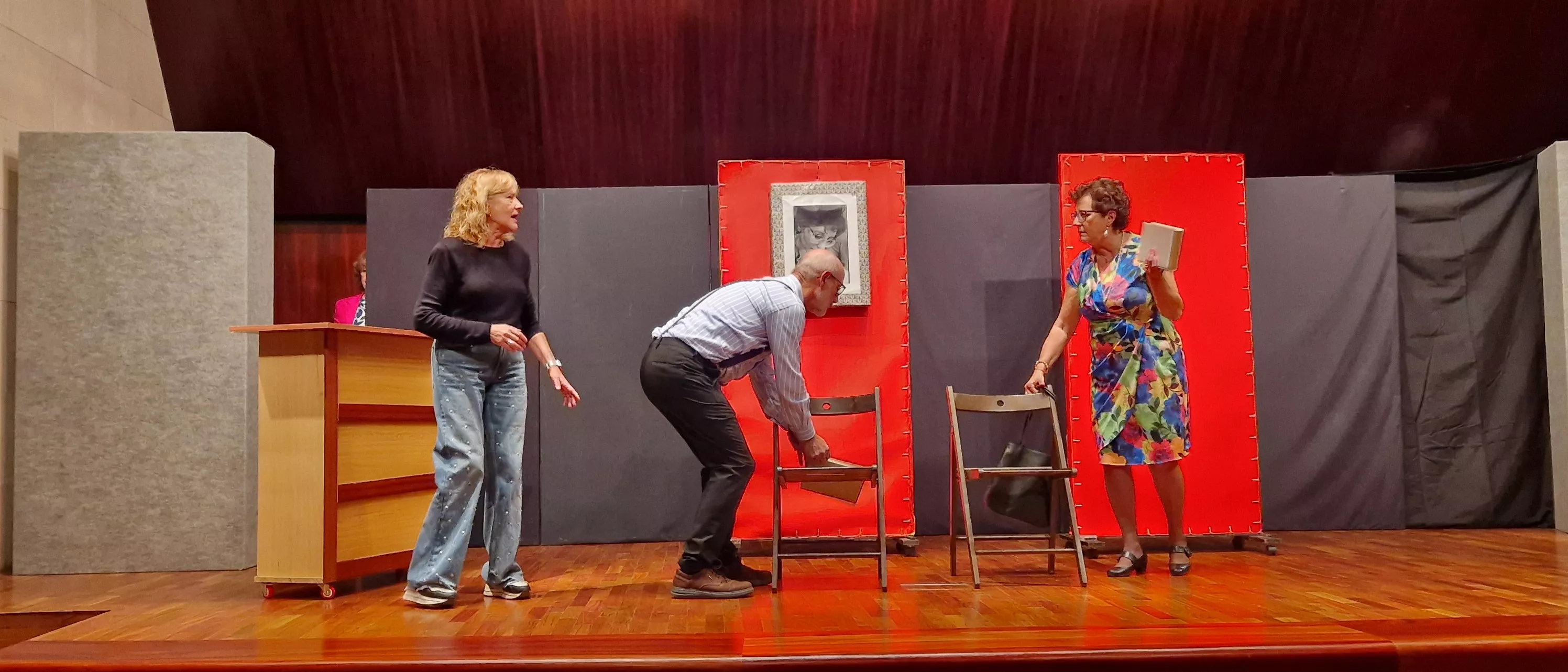 Grupo de teatro de la AECC “Sin Miedo” y la obra “Al mal tiempo…”. Foto Myriam Martínez