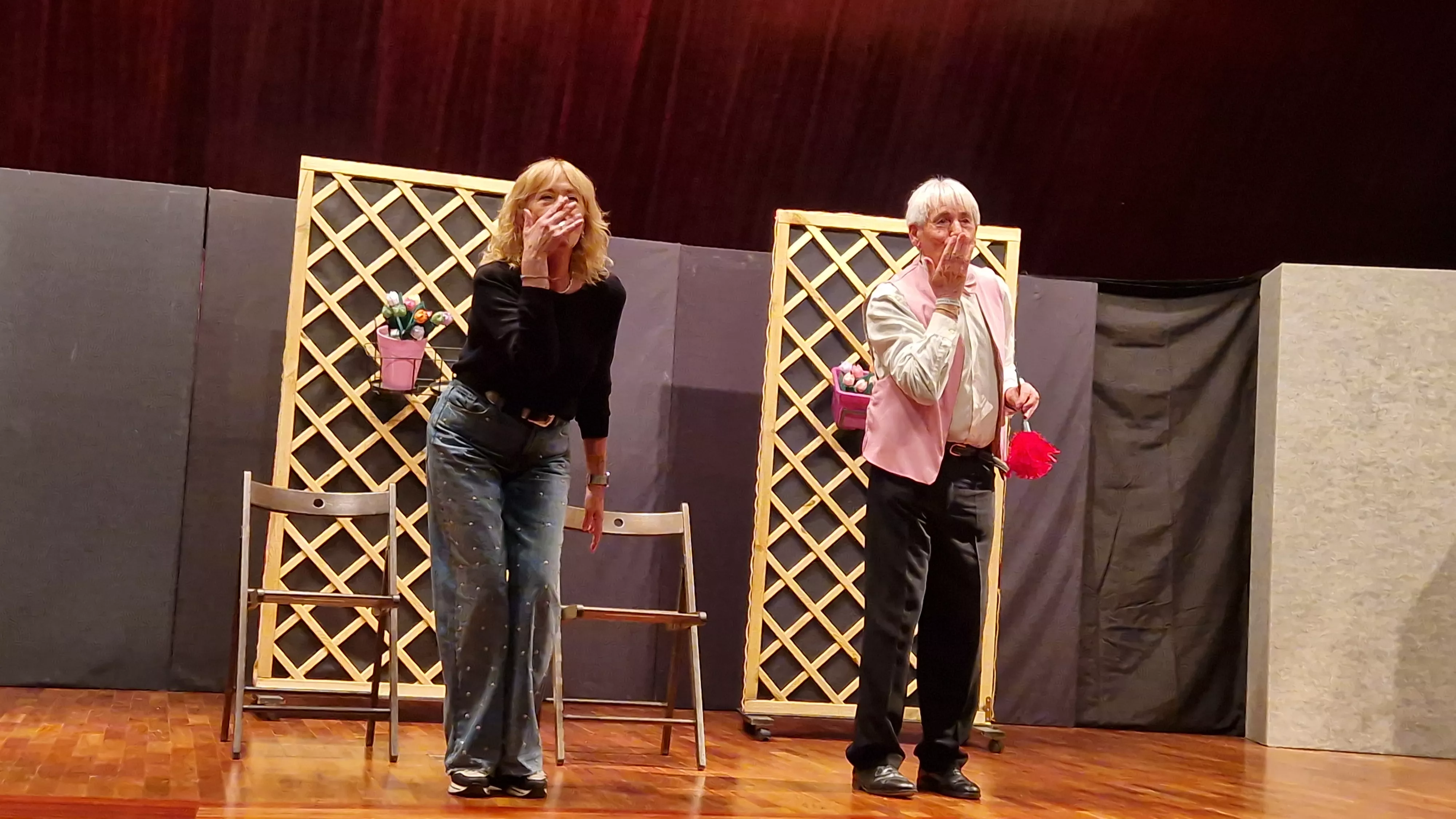 Grupo de teatro de la AECC “Sin Miedo” y la obra “Al mal tiempo…”. Foto Myriam Martínez