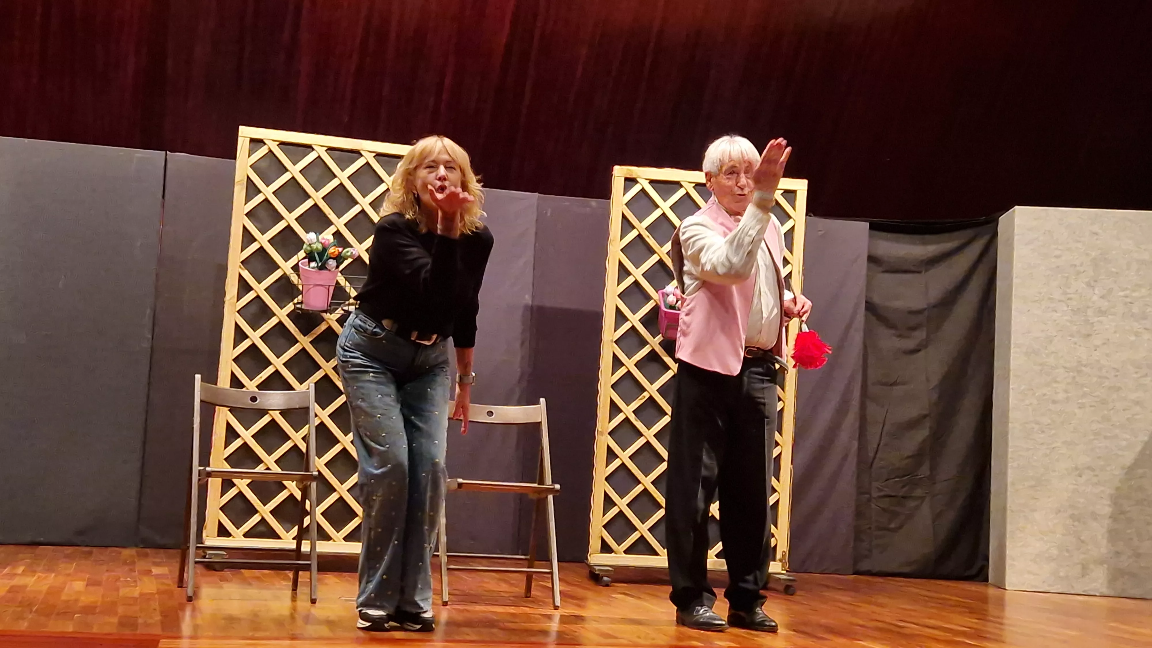 Grupo de teatro de la AECC “Sin Miedo” y la obra “Al mal tiempo…”. Foto Myriam Martínez