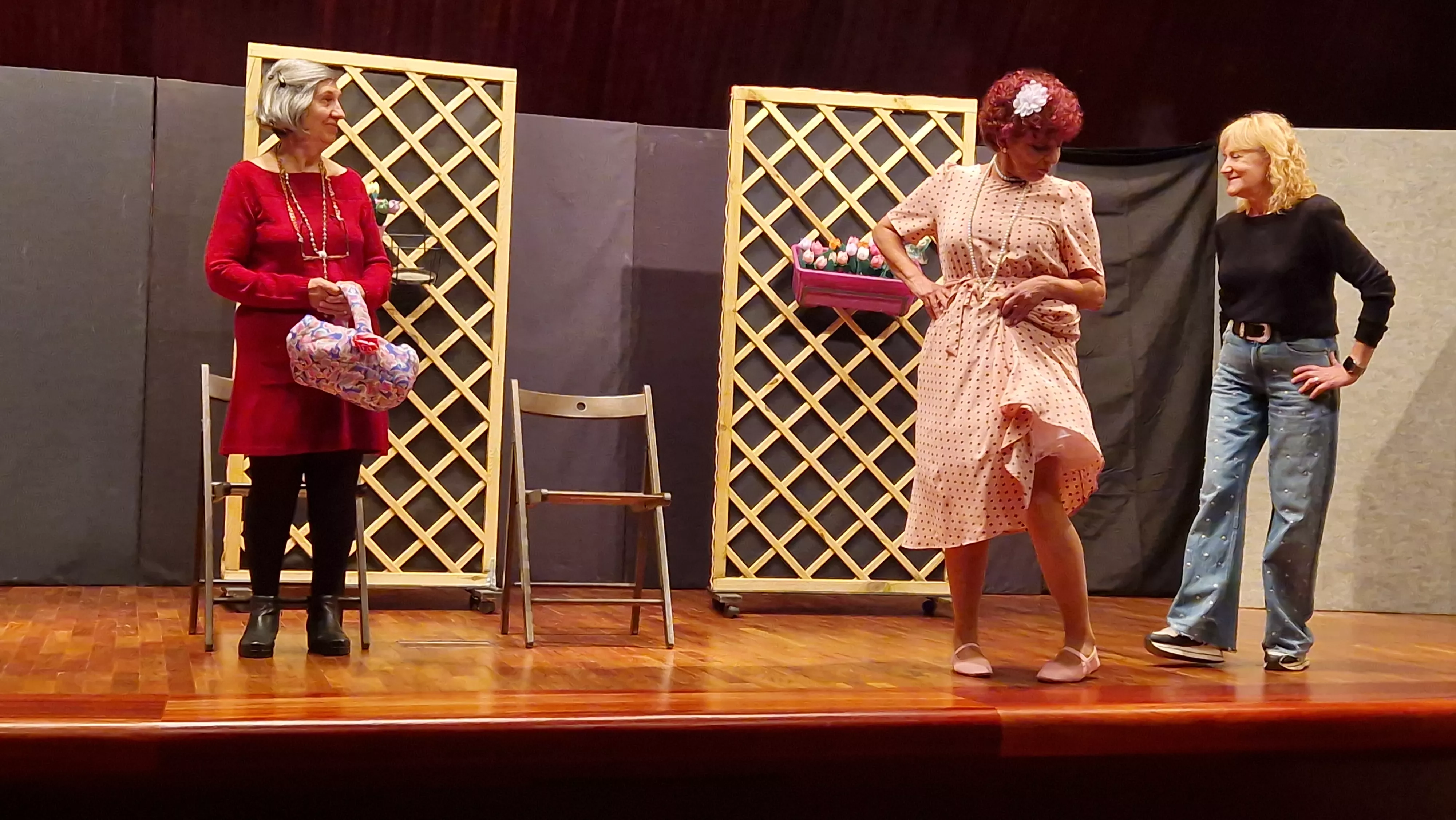 Grupo de teatro de la AECC “Sin Miedo” y la obra “Al mal tiempo…”. Foto Myriam Martínez