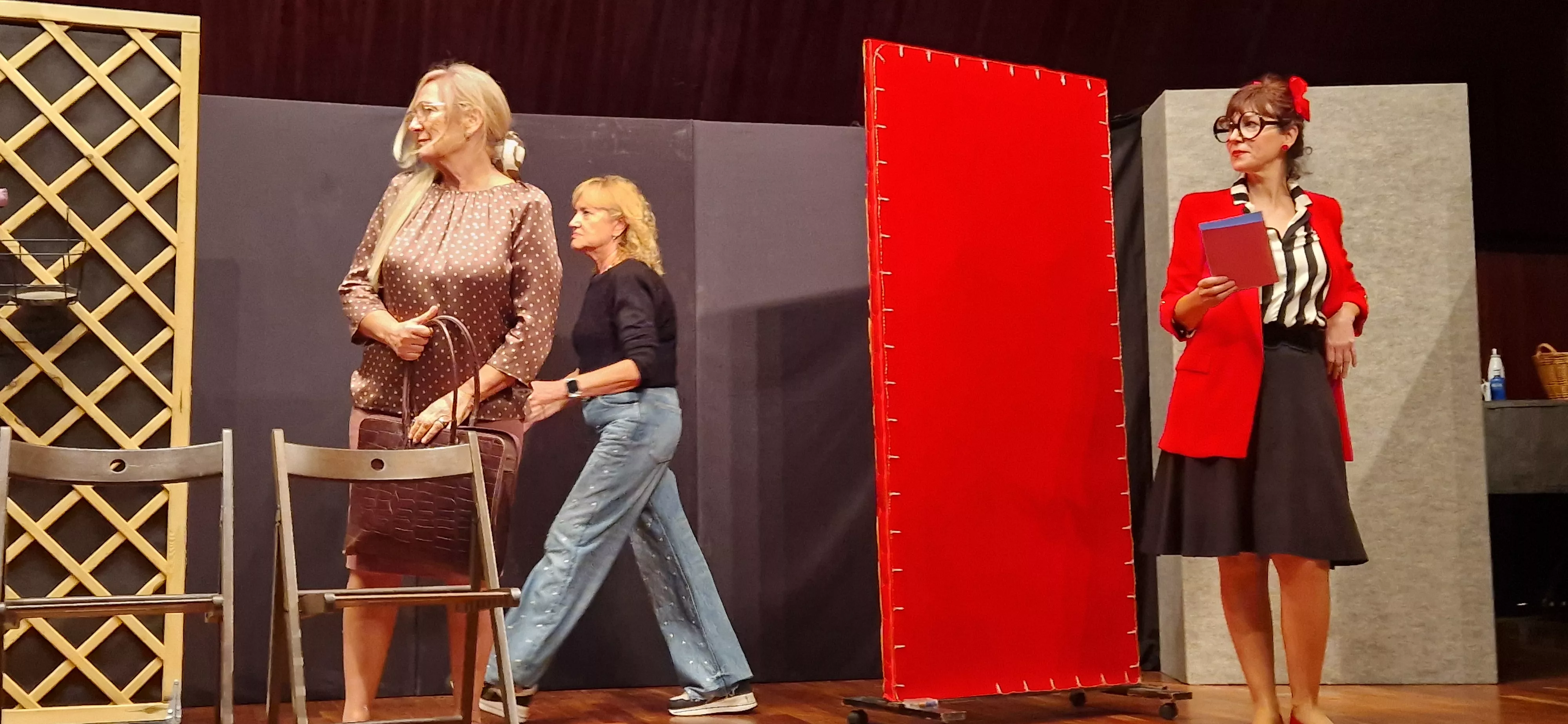 Grupo de teatro de la AECC “Sin Miedo” y la obra “Al mal tiempo…”. Foto Myriam Martínez