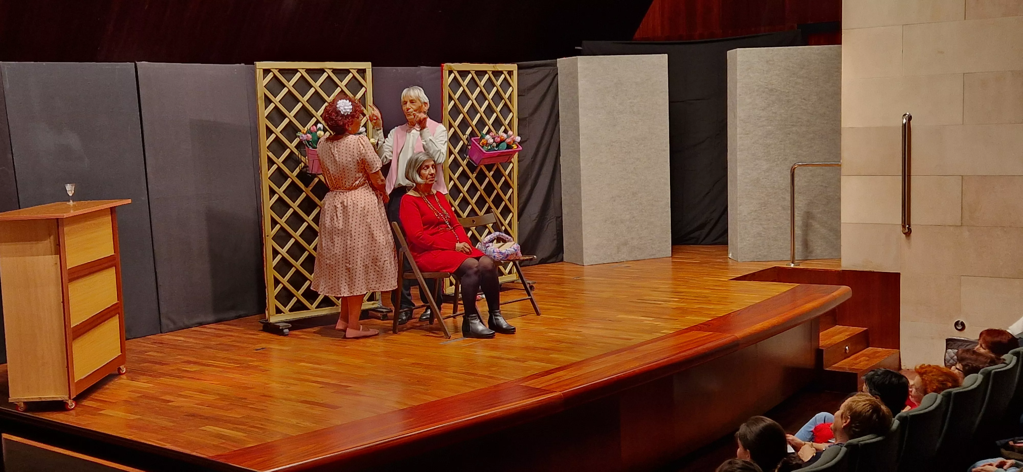 Grupo de teatro de la AECC “Sin Miedo” y la obra “Al mal tiempo…”. Foto Myriam Martínez