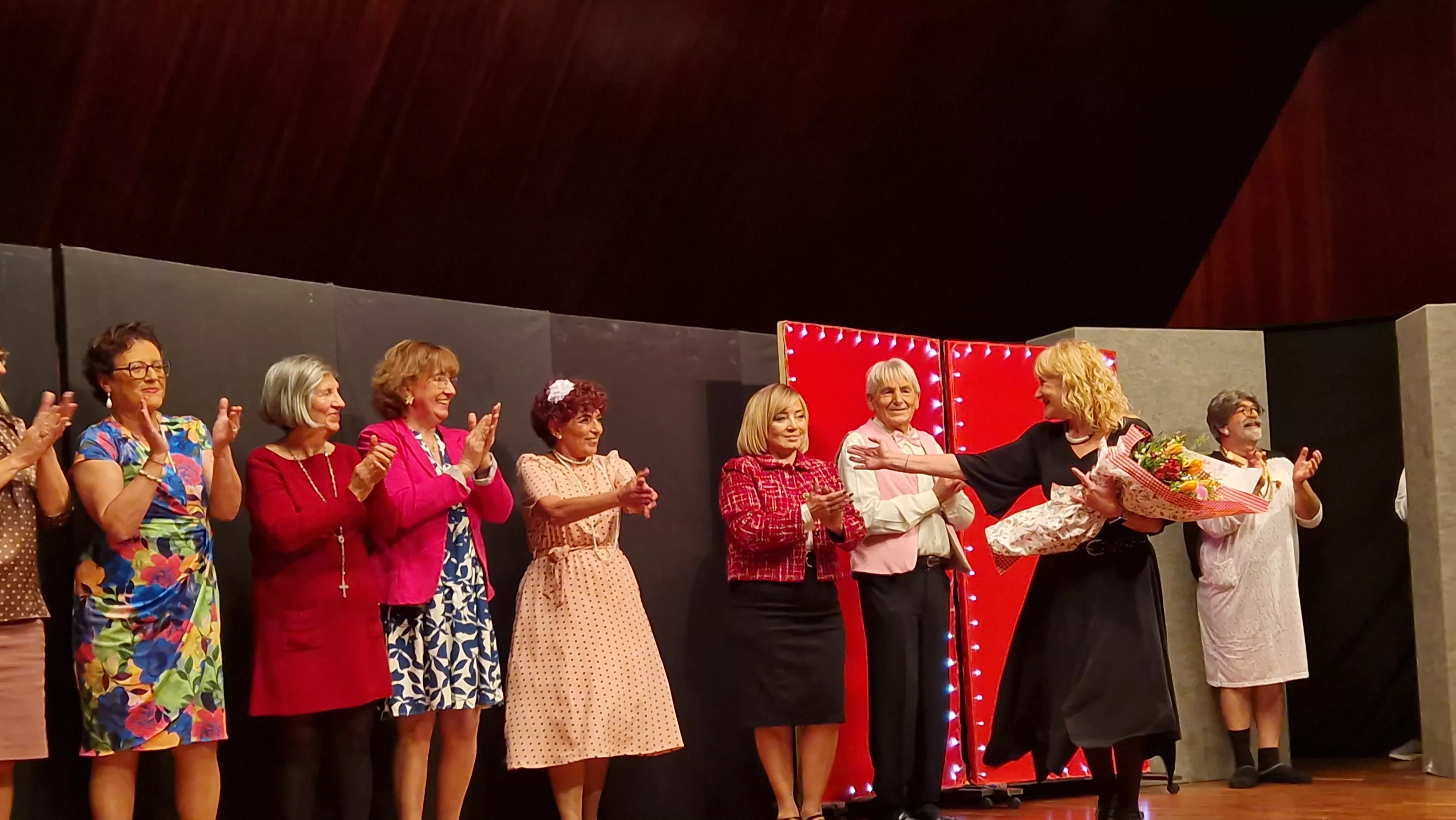 Grupo de teatro de la AECC “Sin Miedo” y la obra “Al mal tiempo…”. Foto Myriam Martínez