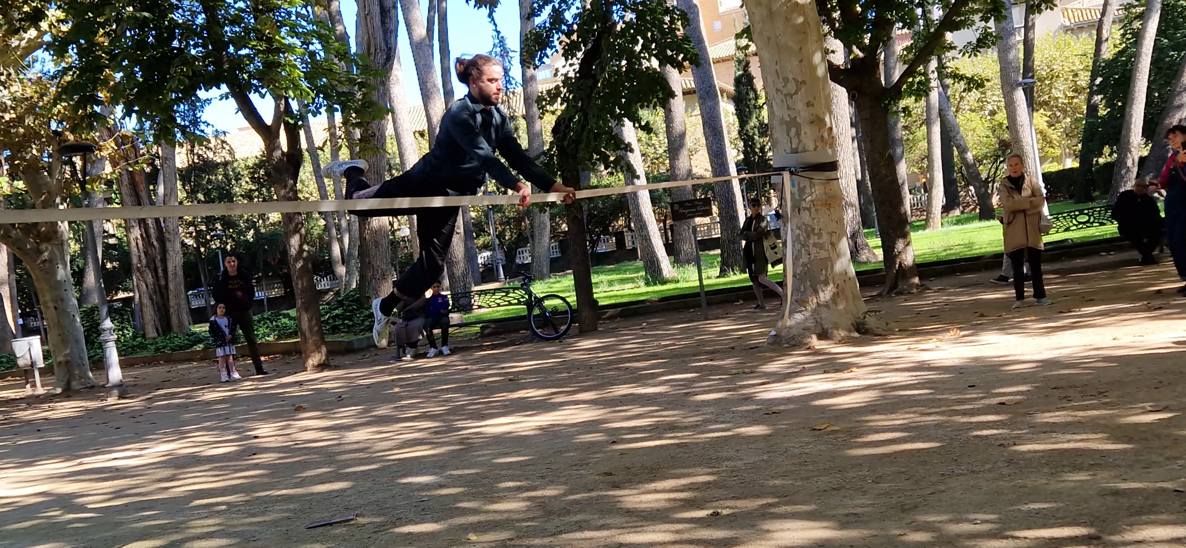 Bruno Toso y su espectáculo de  slackline en el Spin Festival. Foto Myriam Martínez 