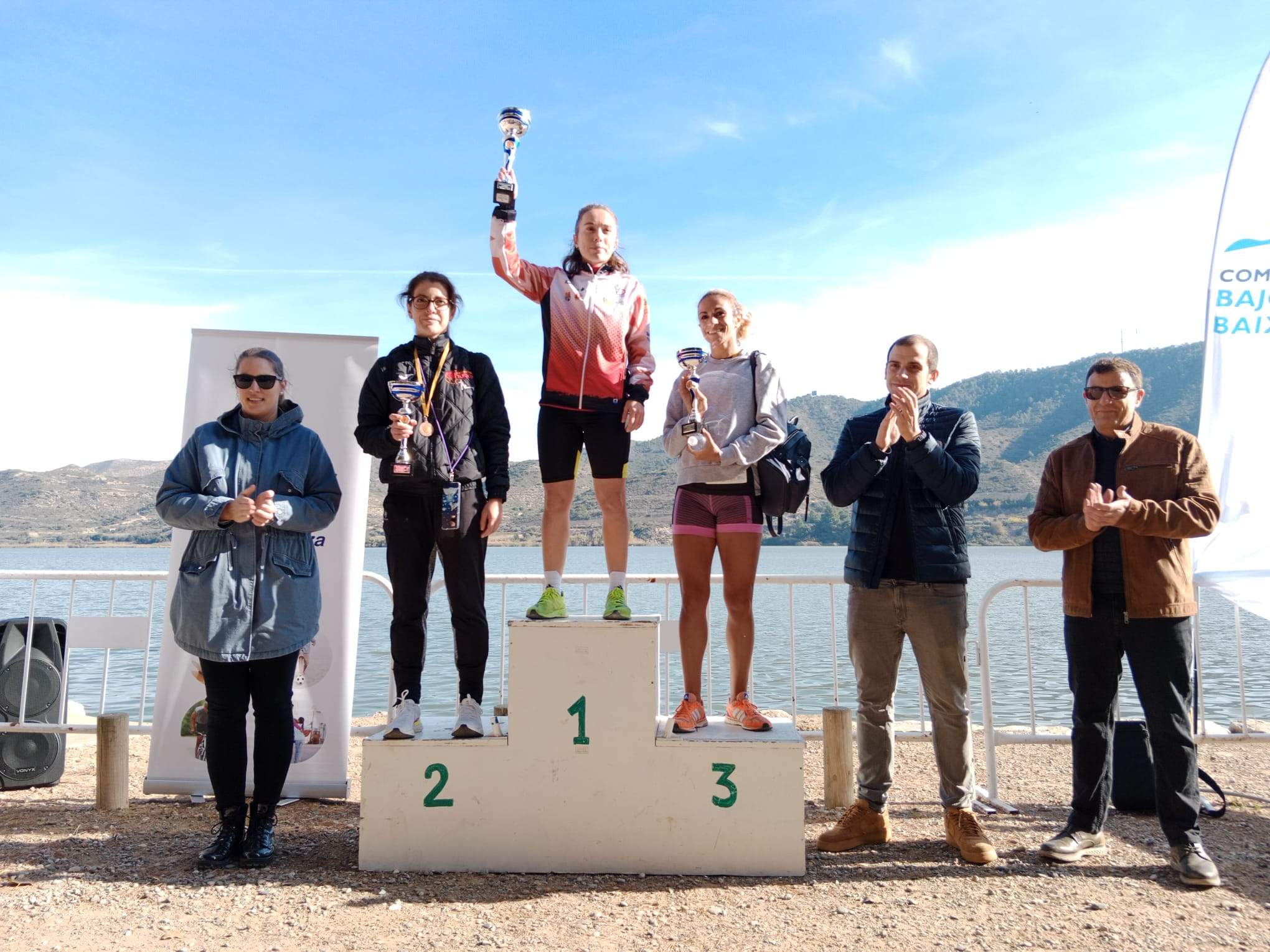 Podio senior femenino del Cross de Mequinenza