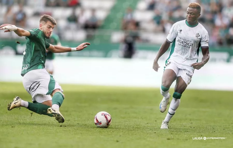 Un Huesca reactivo araña un punto en Ferrol (0-0)