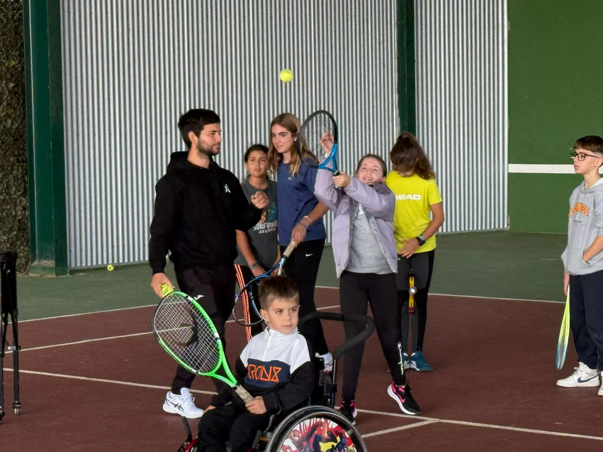 Jornada de deporte inclusivo de Cadis y Club de Tenis Osca