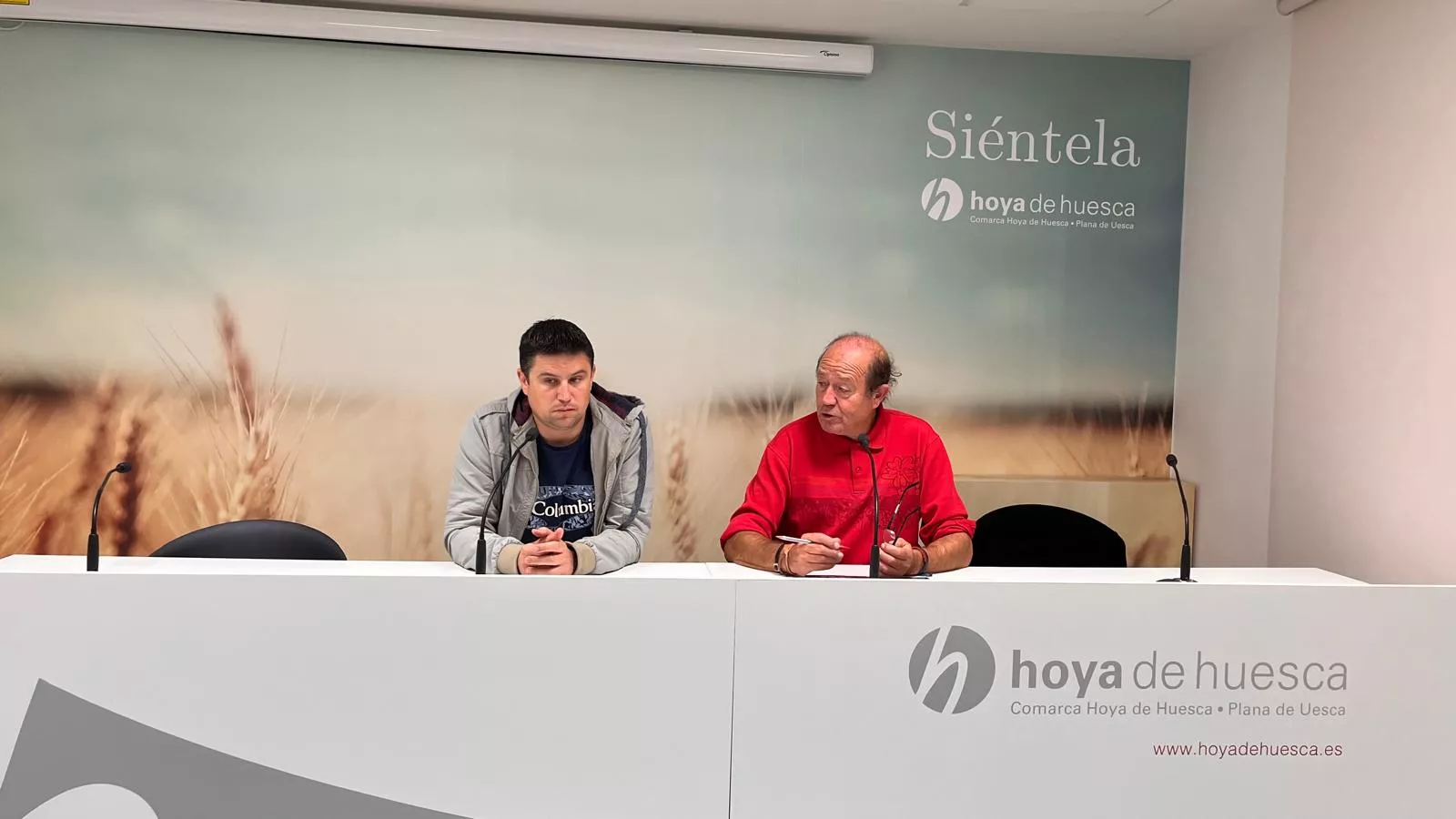 Antonio Biescas y José Antonio Sarasa han presentado en la sede de La Hoya la IV Caminata bajo las estrellas.