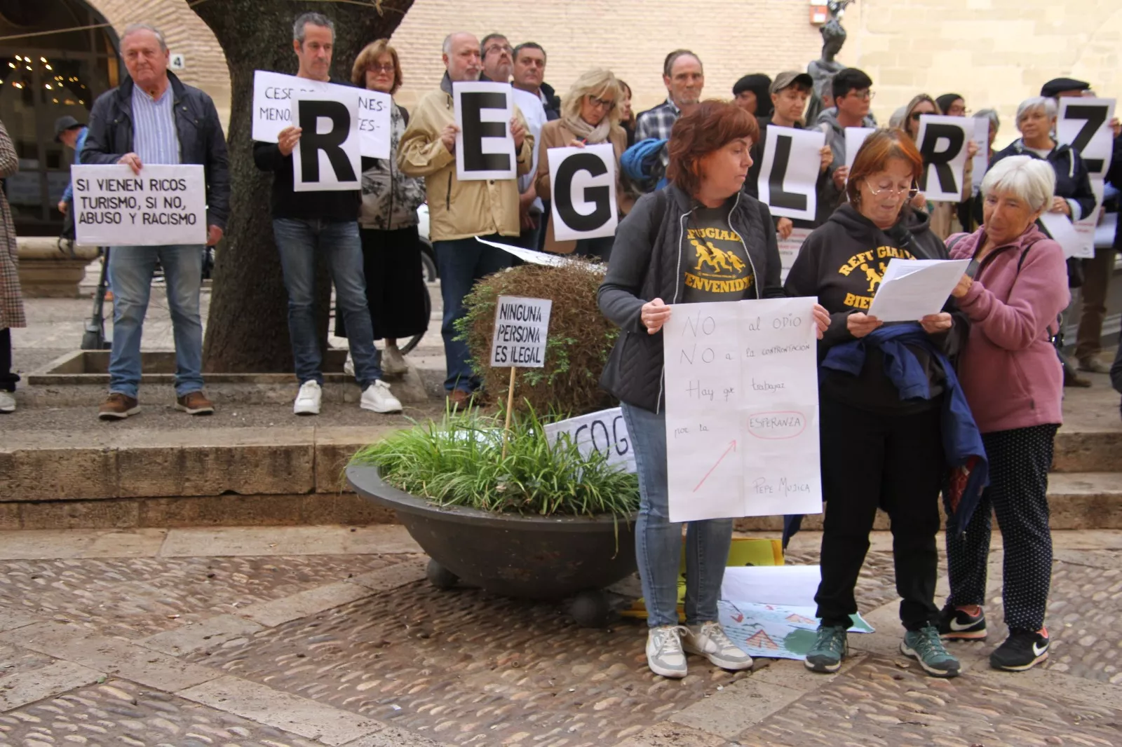 Concentración por la regularización de los inmigrantes en Huesca