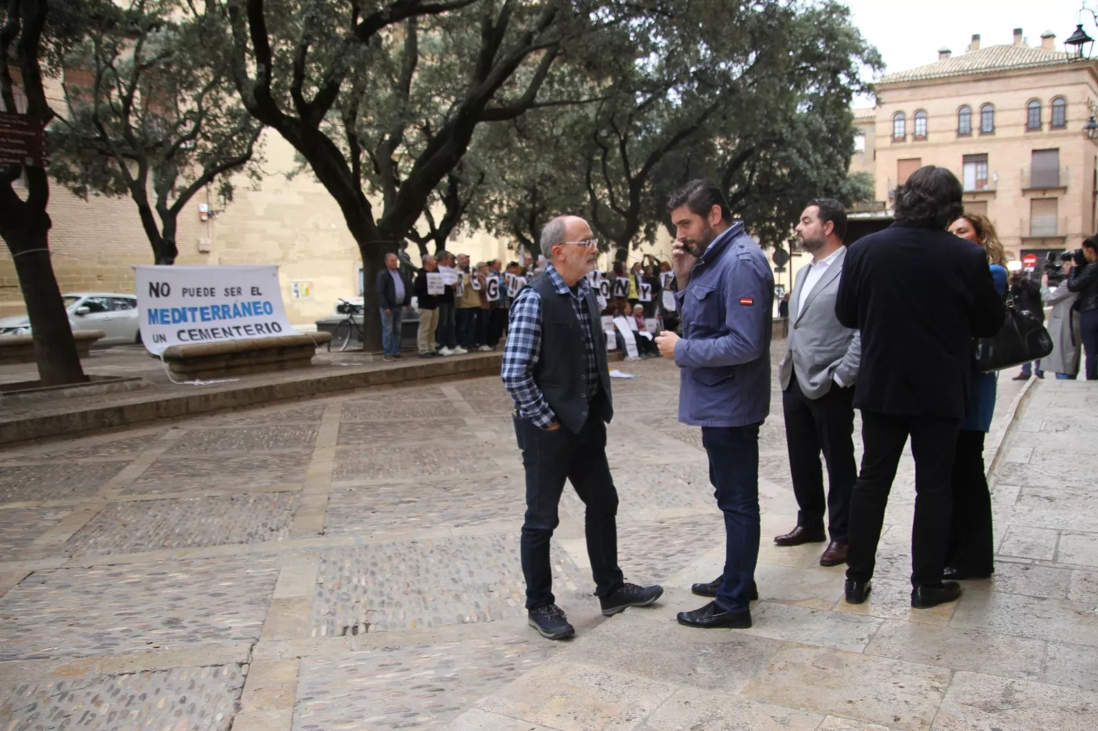 Concentración por la regularización de los inmigrantes en Huesca