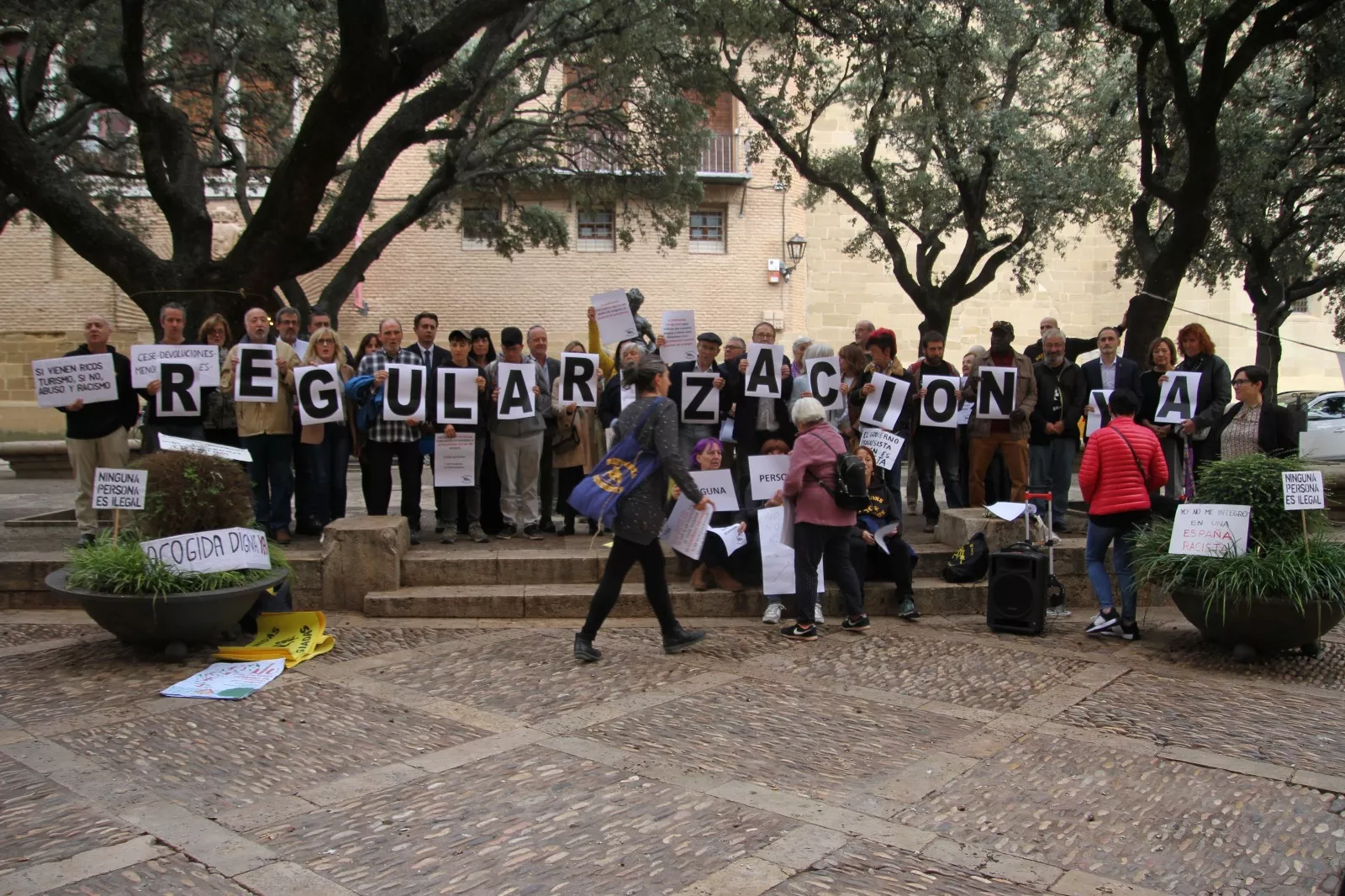 Concentración por la regularización de los inmigrantes en Huesca