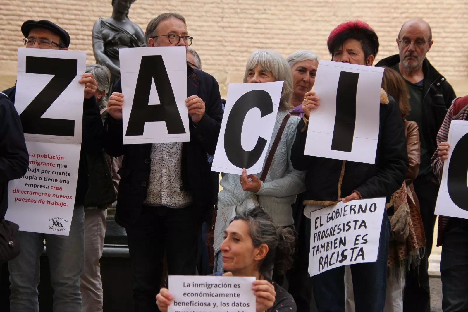 Concentración por la regularización de los inmigrantes en Huesca