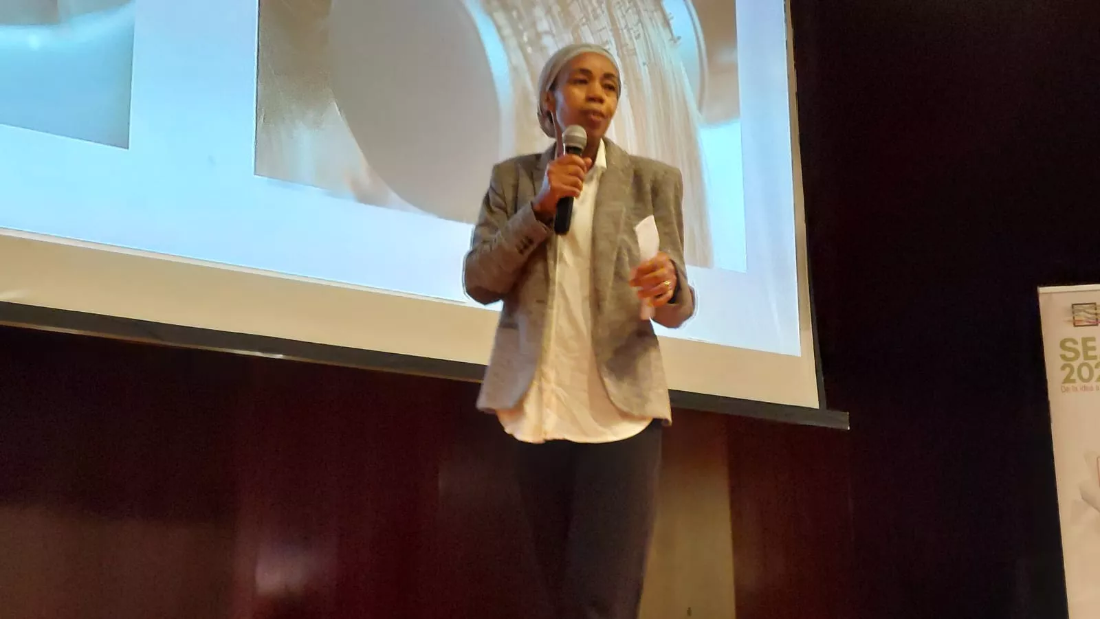 Disrockción y Bombillas Rotas en la DPH