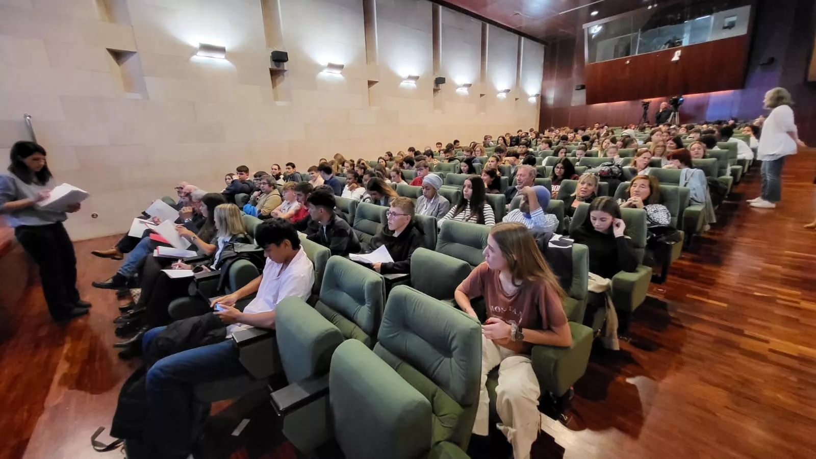 Disrockción y Bombillas Rotas en la DPH