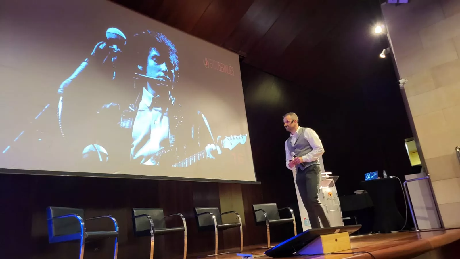 Disrockción y Bombillas Rotas en la DPH