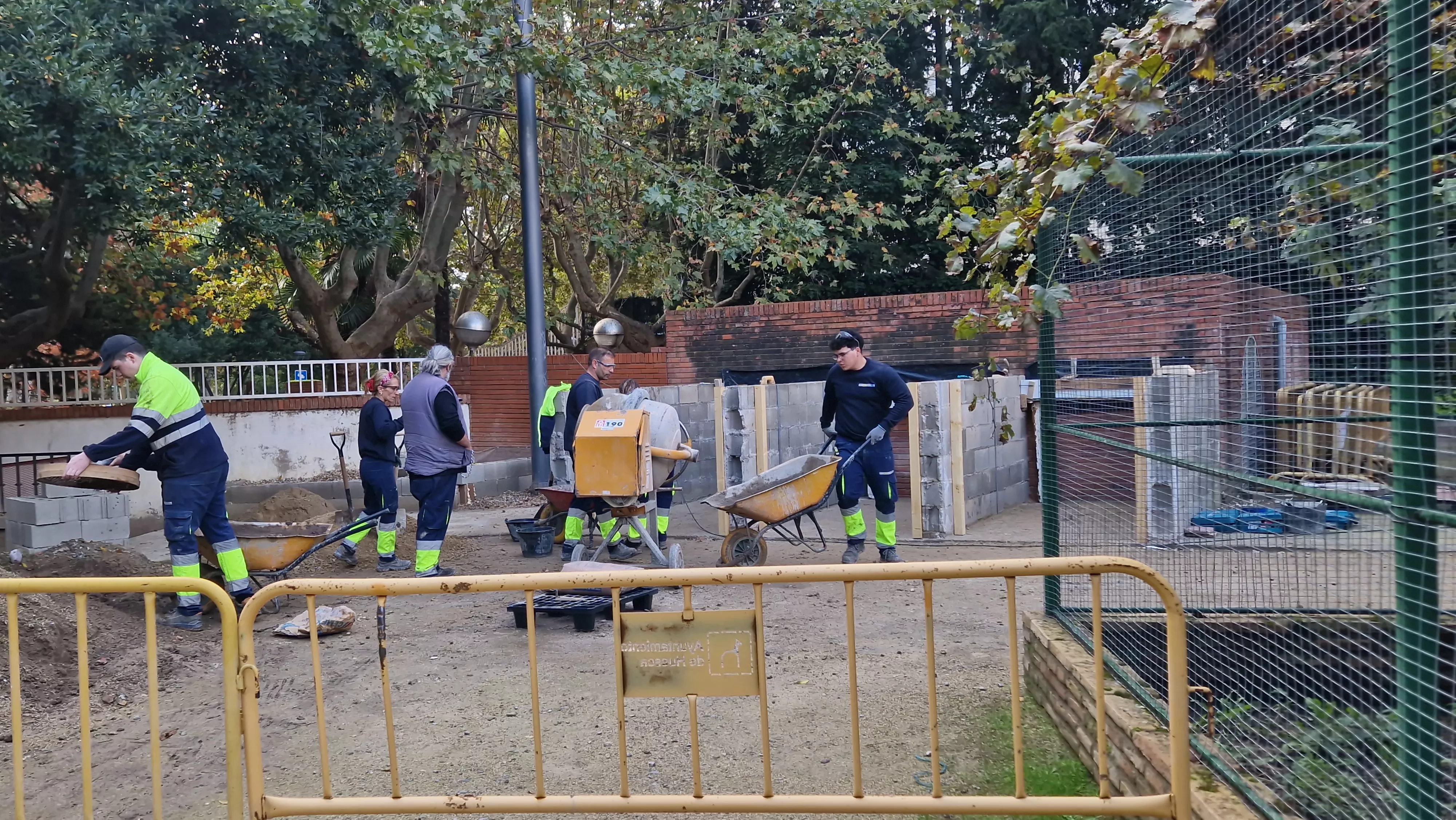 Visita de la consejera Claudia Pérez Forniés a la Escuela Taller del Parque Miguel Servet. Foto Myriam Martínez