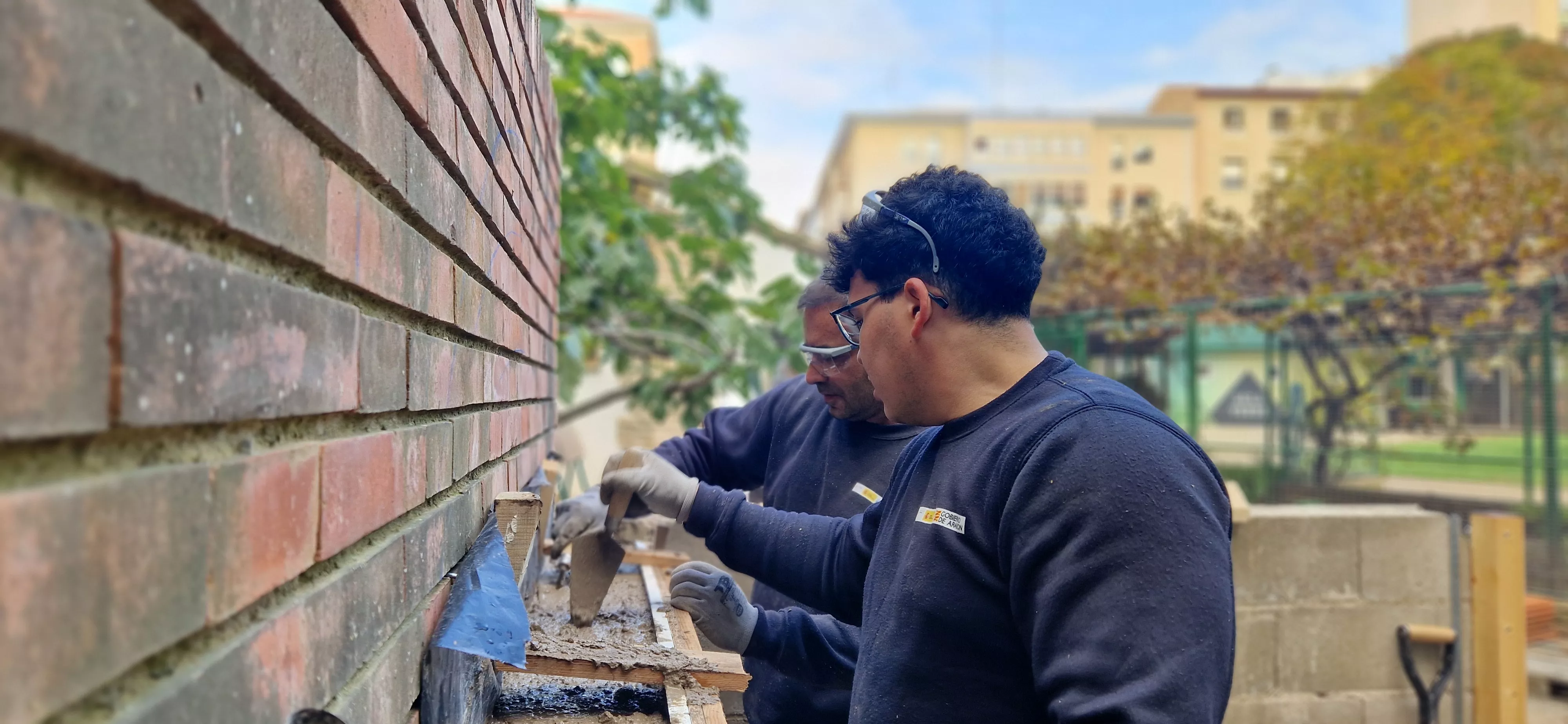 Visita de la consejera Claudia Pérez Forniés a la Escuela Taller del Parque Miguel Servet. Foto Myriam Martínez
