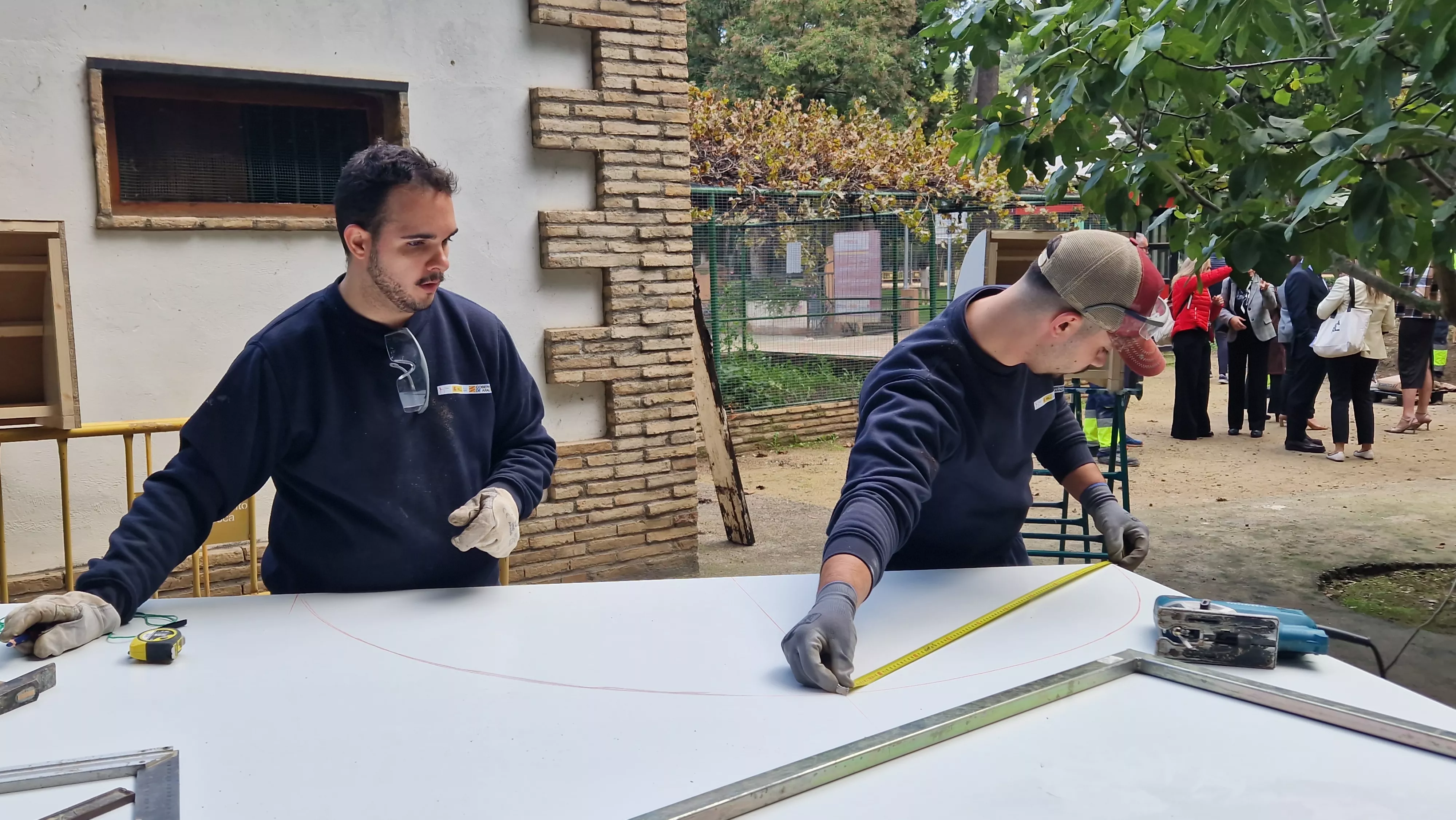 Visita de la consejera Claudia Pérez Forniés a la Escuela Taller del Parque Miguel Servet. Foto Myriam Martínez