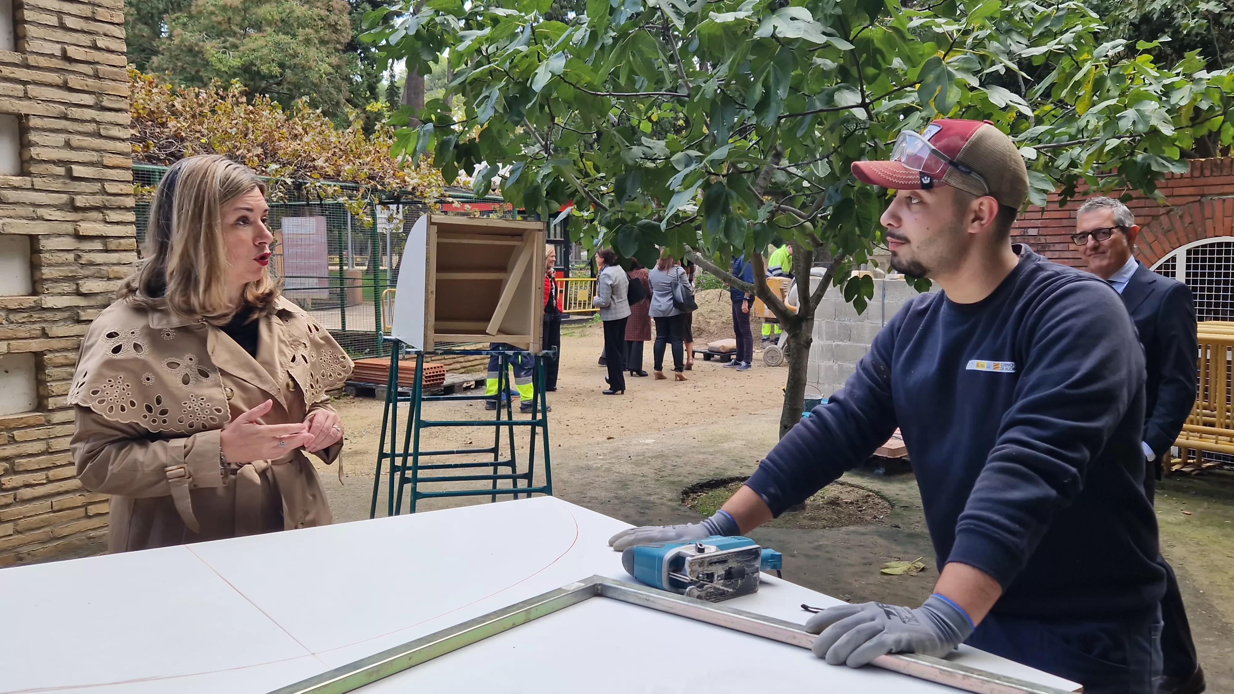 Visita de la consejera Claudia Pérez Forniés a la Escuela Taller del Parque Miguel Servet. Foto Myriam Martínez