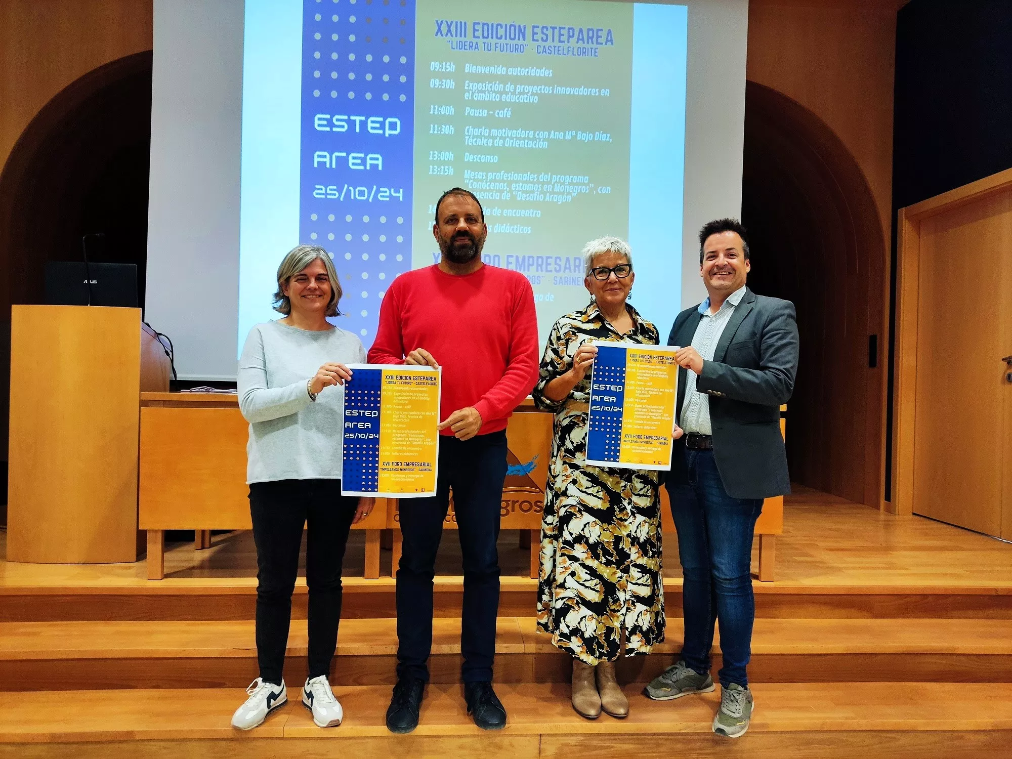 Participantes en la presentación de Esteparea. 