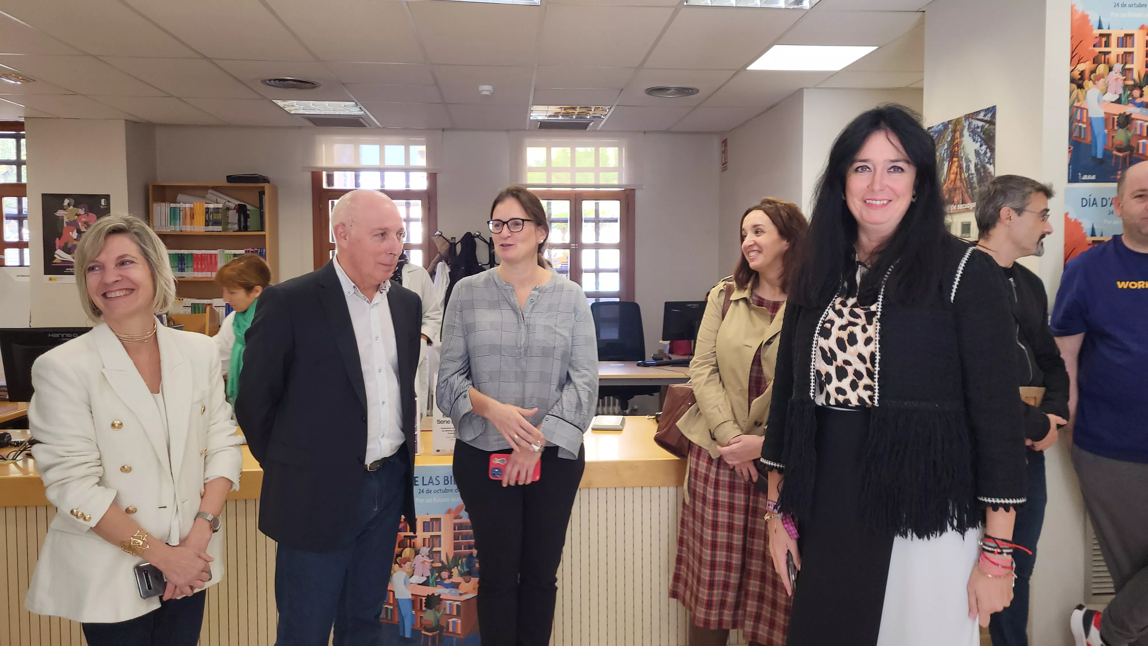 Inauguración de la exposición "El hechizo de los libros restaurados" en la Biblioteca Pública de Huesca. Foto Mercedes Manterola