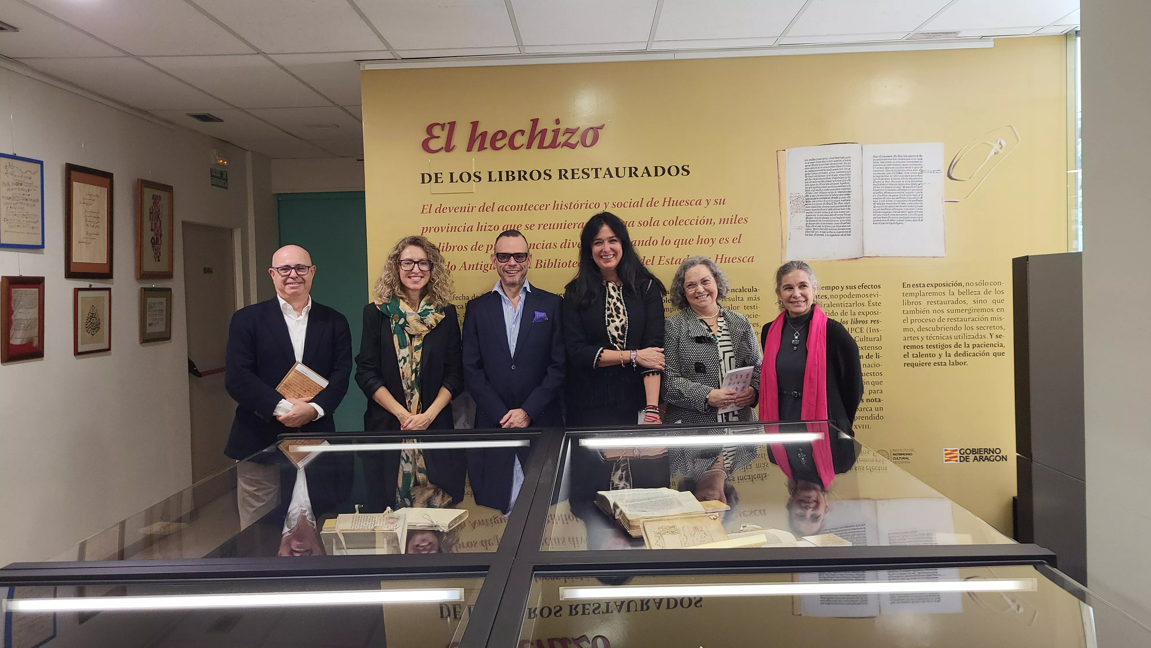 Inauguración de la exposición "El hechizo de los libros restaurados" en la Biblioteca Pública de Huesca. Foto Mercedes Manterola