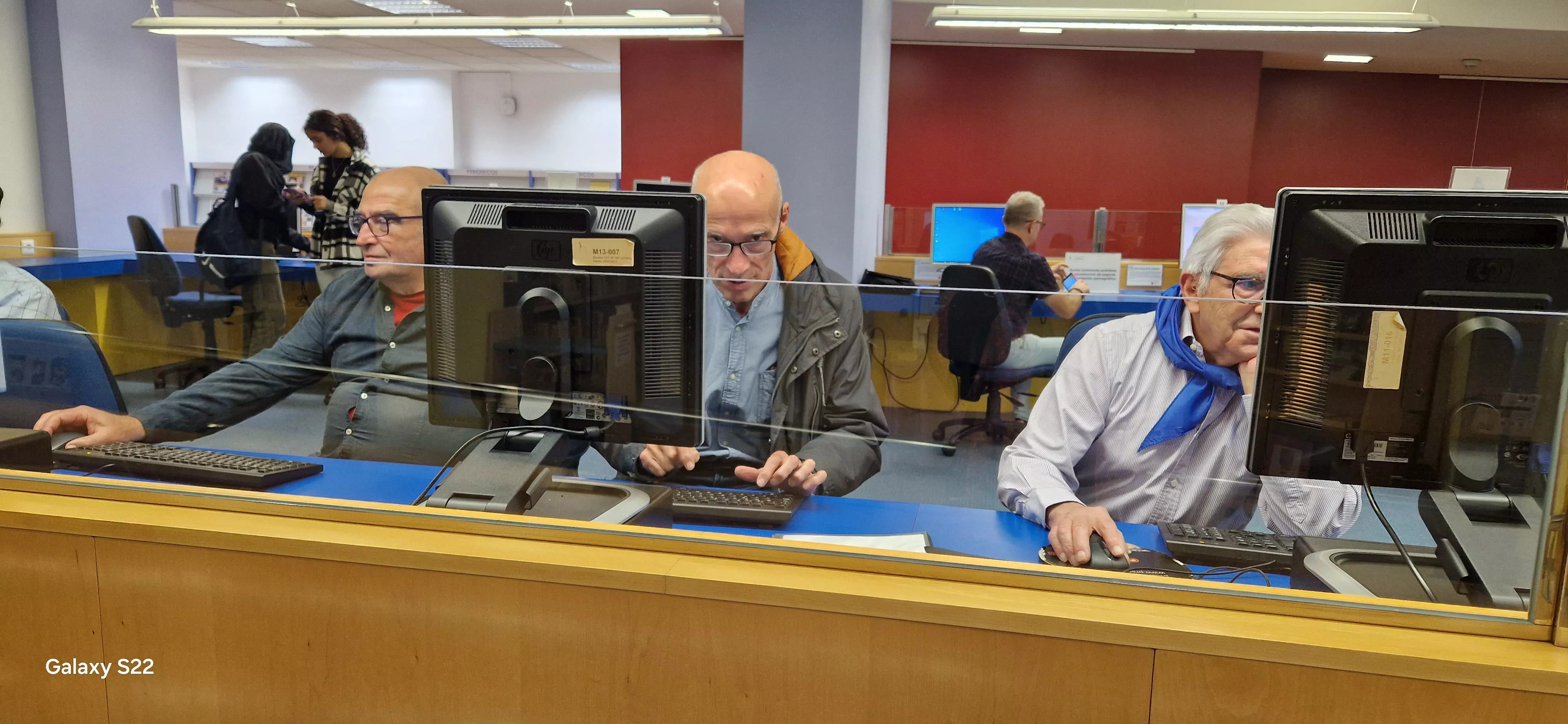 Los integrantes del Coro de la Universidad Ciudadana antes de dar comienzo a la flashmob. Foto Myriam Martínez