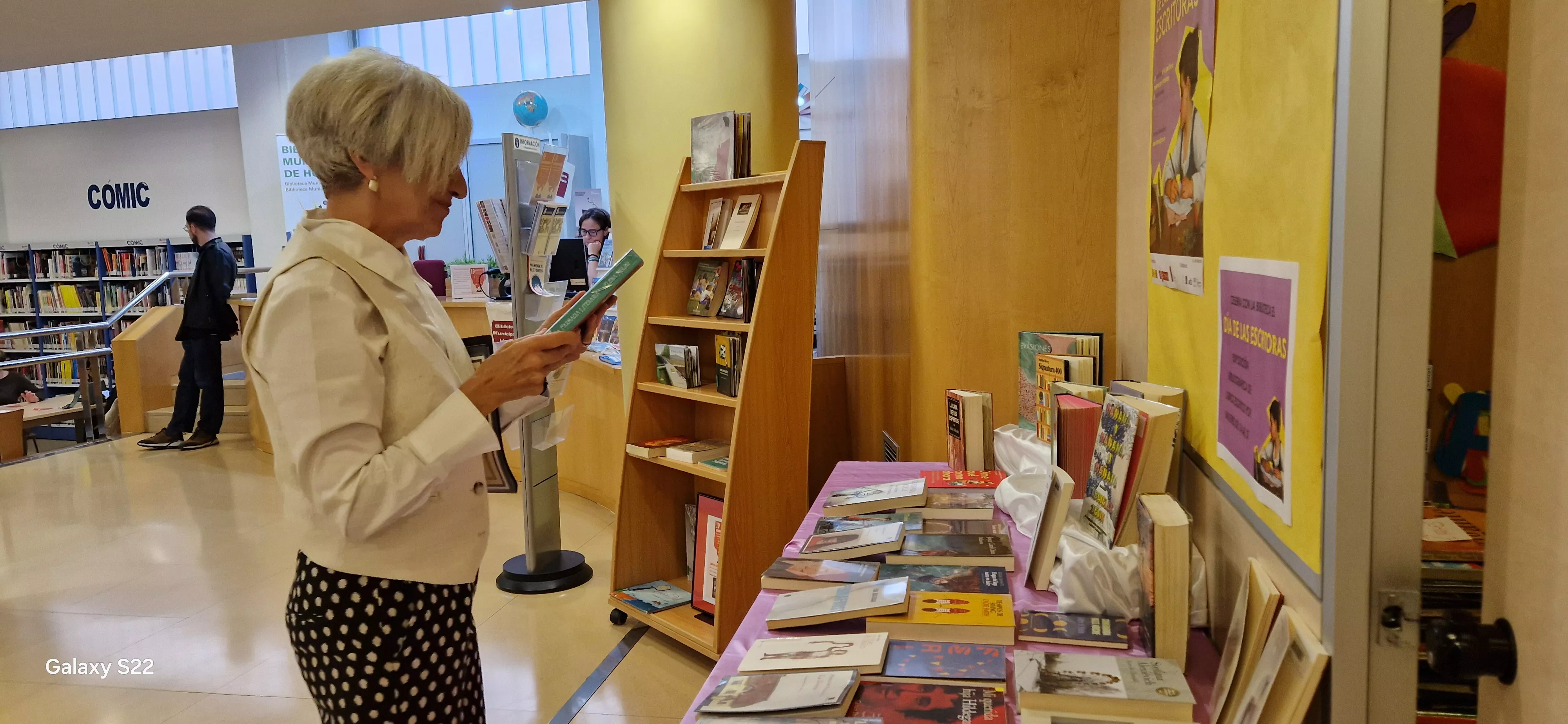 Los integrantes del Coro de la Universidad Ciudadana antes de dar comienzo a la flashmob. Foto Myriam Martínez