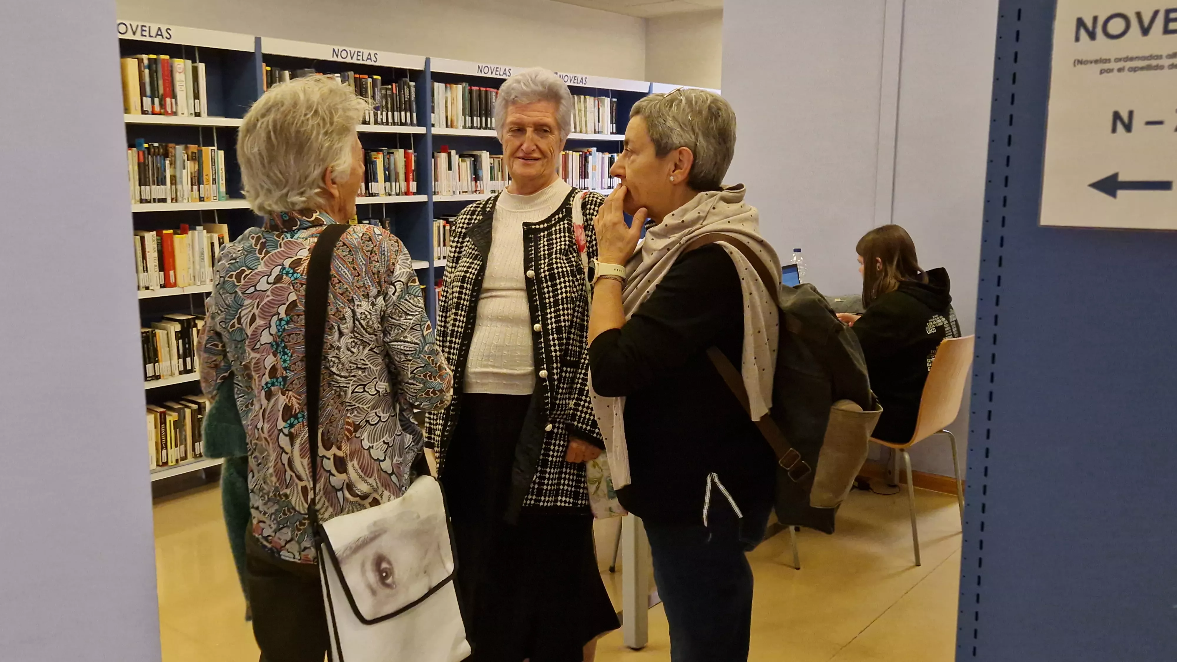 Los integrantes del Coro de la Universidad Ciudadana antes de dar comienzo a la flashmob. Foto Myriam Martínez