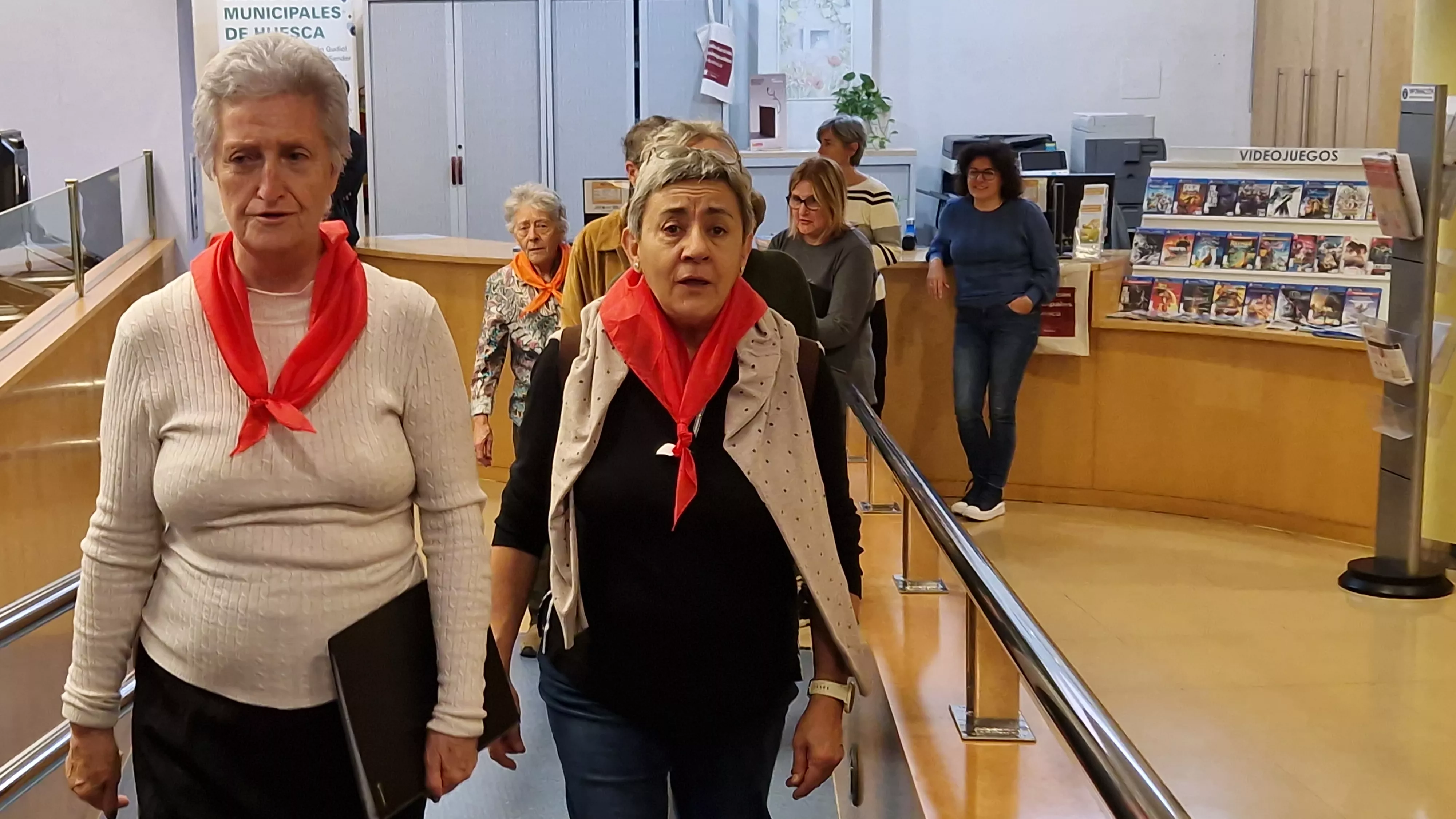 Flasmob del Coro de la Universidad Ciudadana en la Durán Gudiol. Foto Myriam Martínez