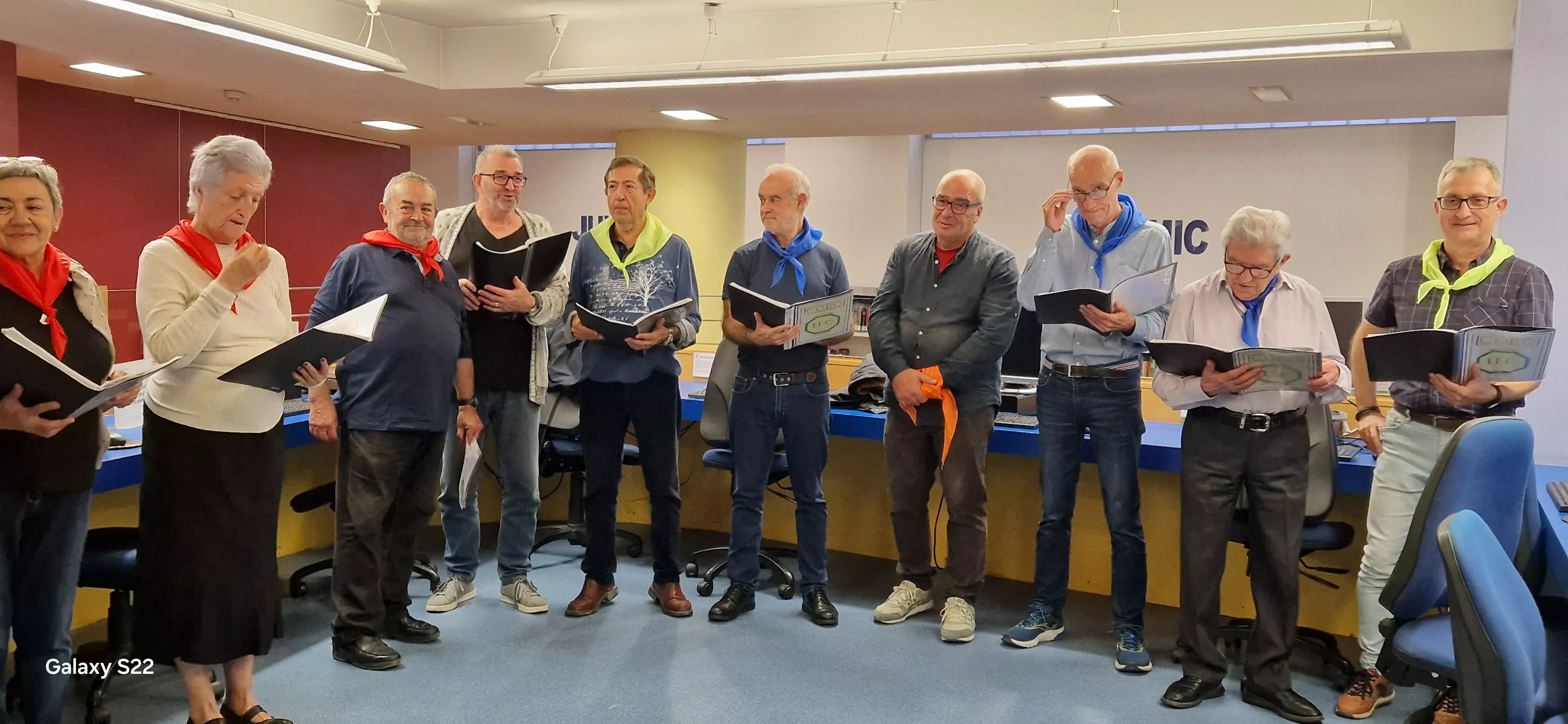 Actuación del Coro de la Universidad Ciudadana en la Durán Gudiol. Foto Myriam Martínez