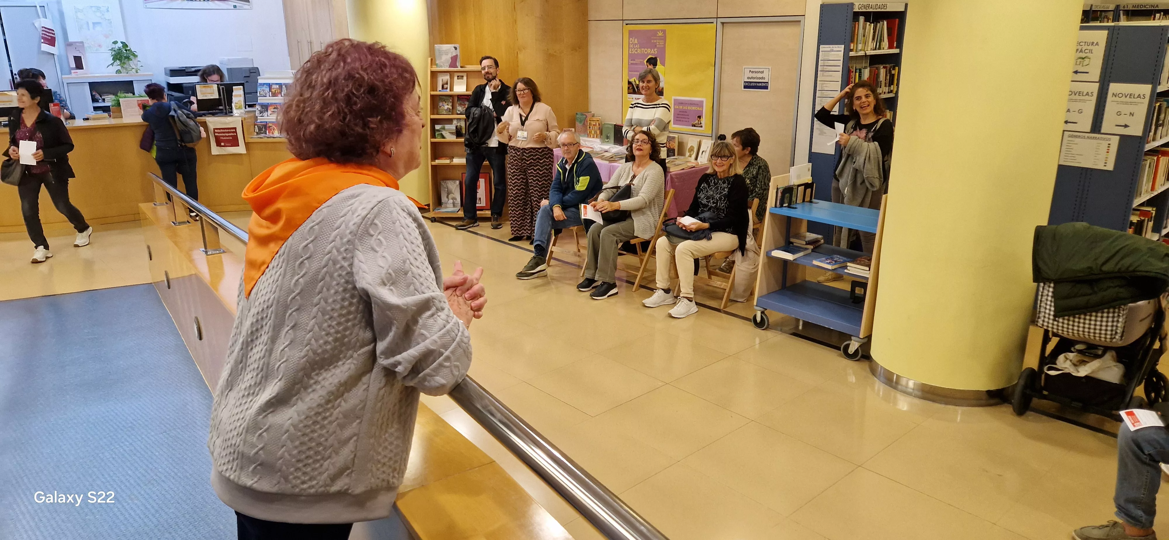 Actuación del Coro de la Universidad Ciudadana en la Durán Gudiol. Foto Myriam Martínez